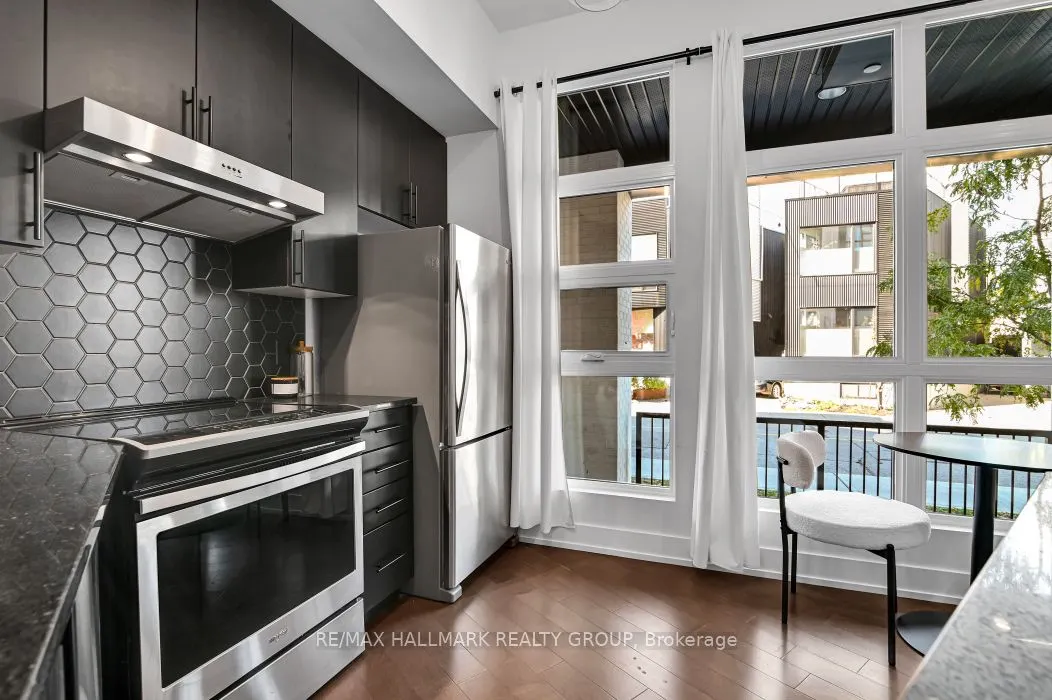 101 PINHEY Street, #103