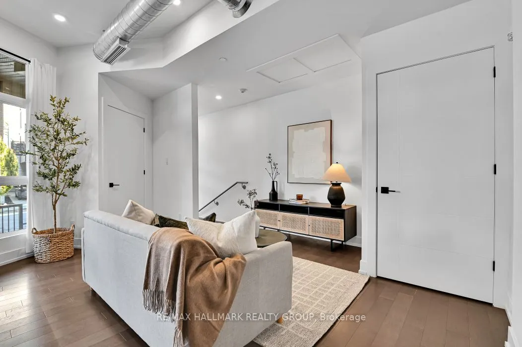 101 PINHEY Street, #103