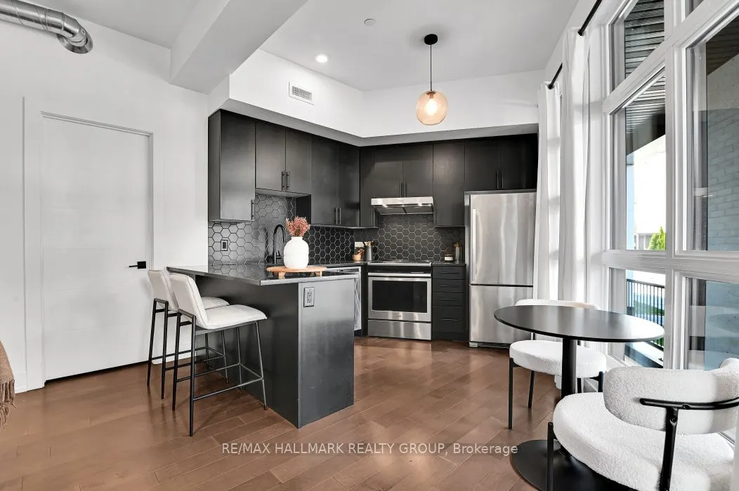 101 PINHEY Street, #103