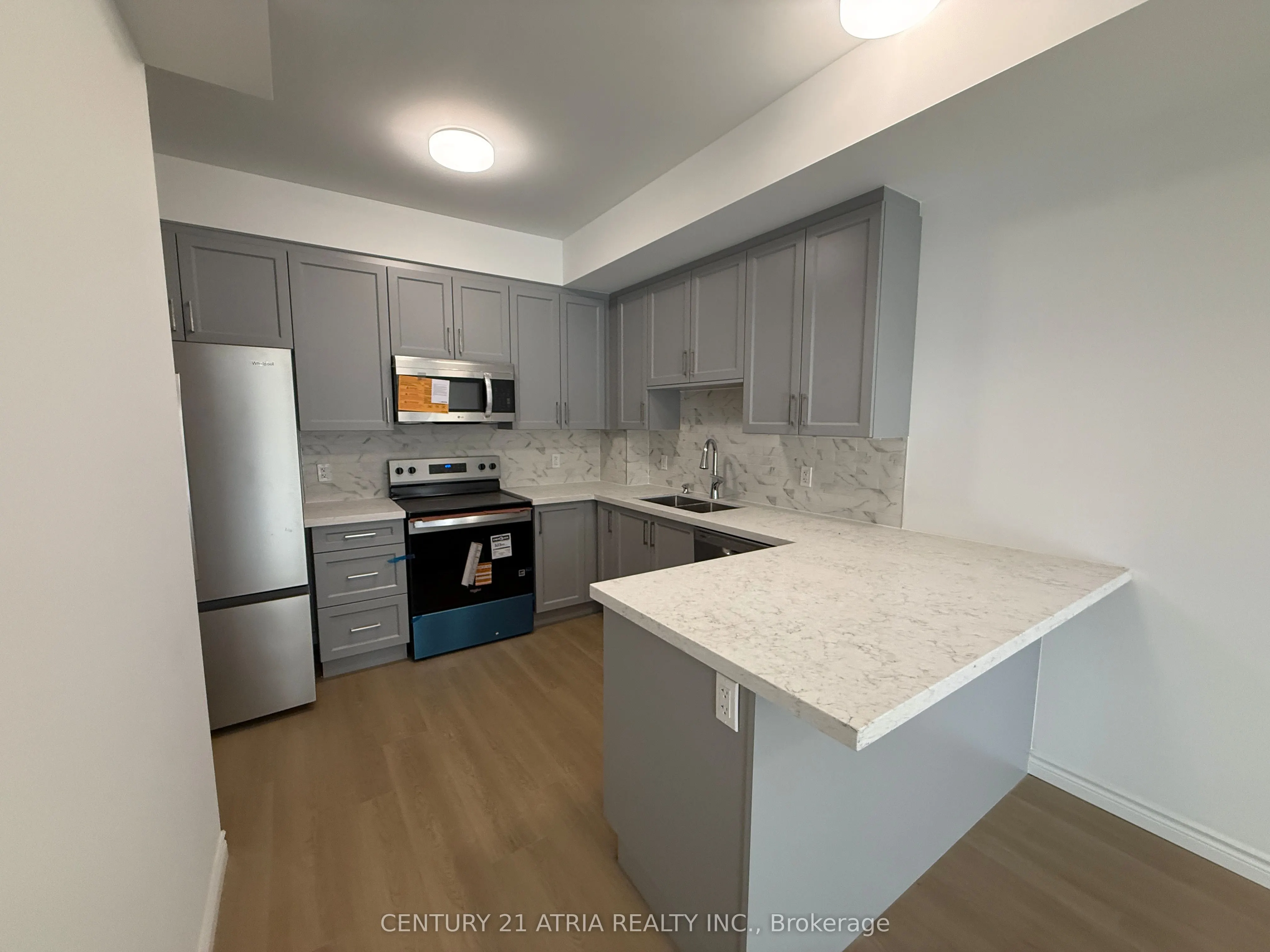 2 Slessor Boulevard, #11