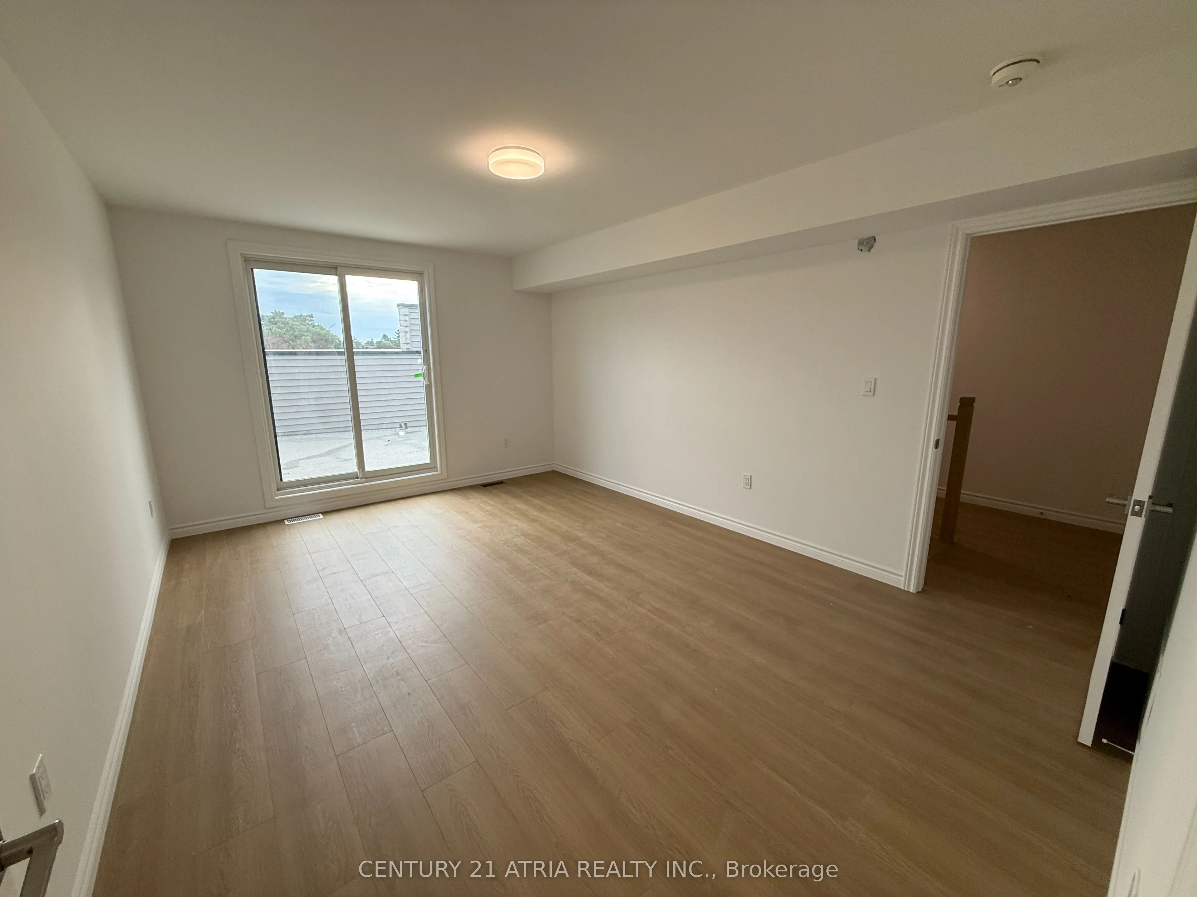 2 Slessor Boulevard, #11