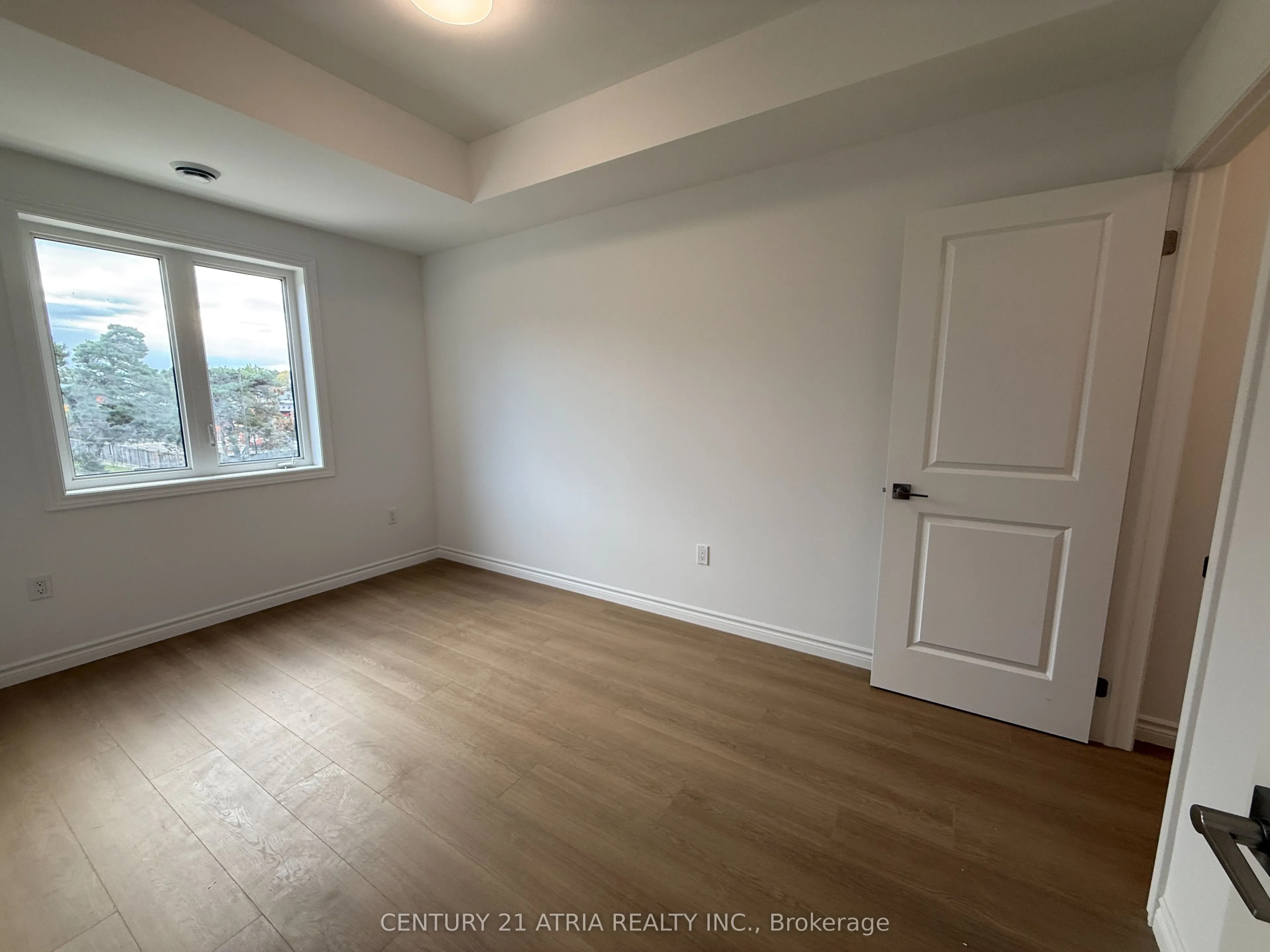2 Slessor Boulevard, #11