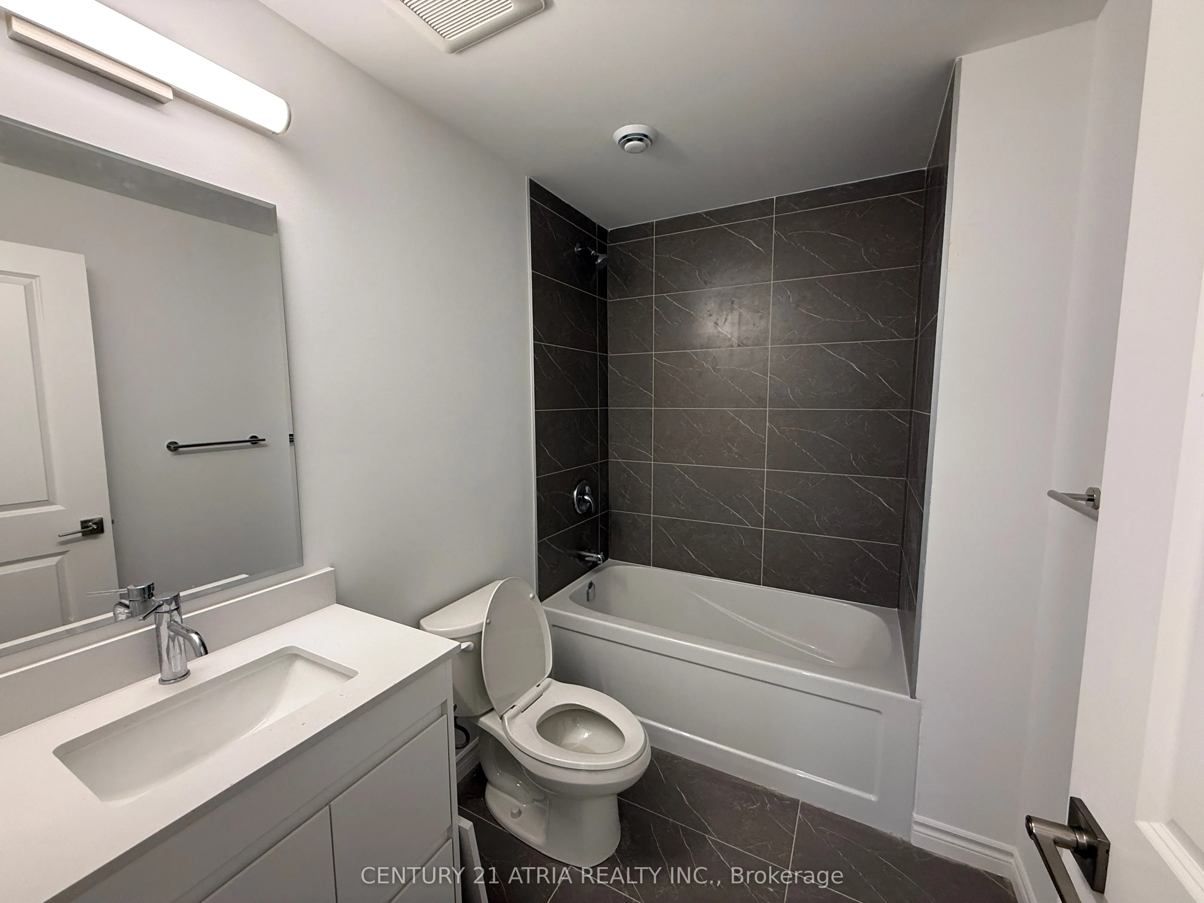 2 Slessor Boulevard, #11