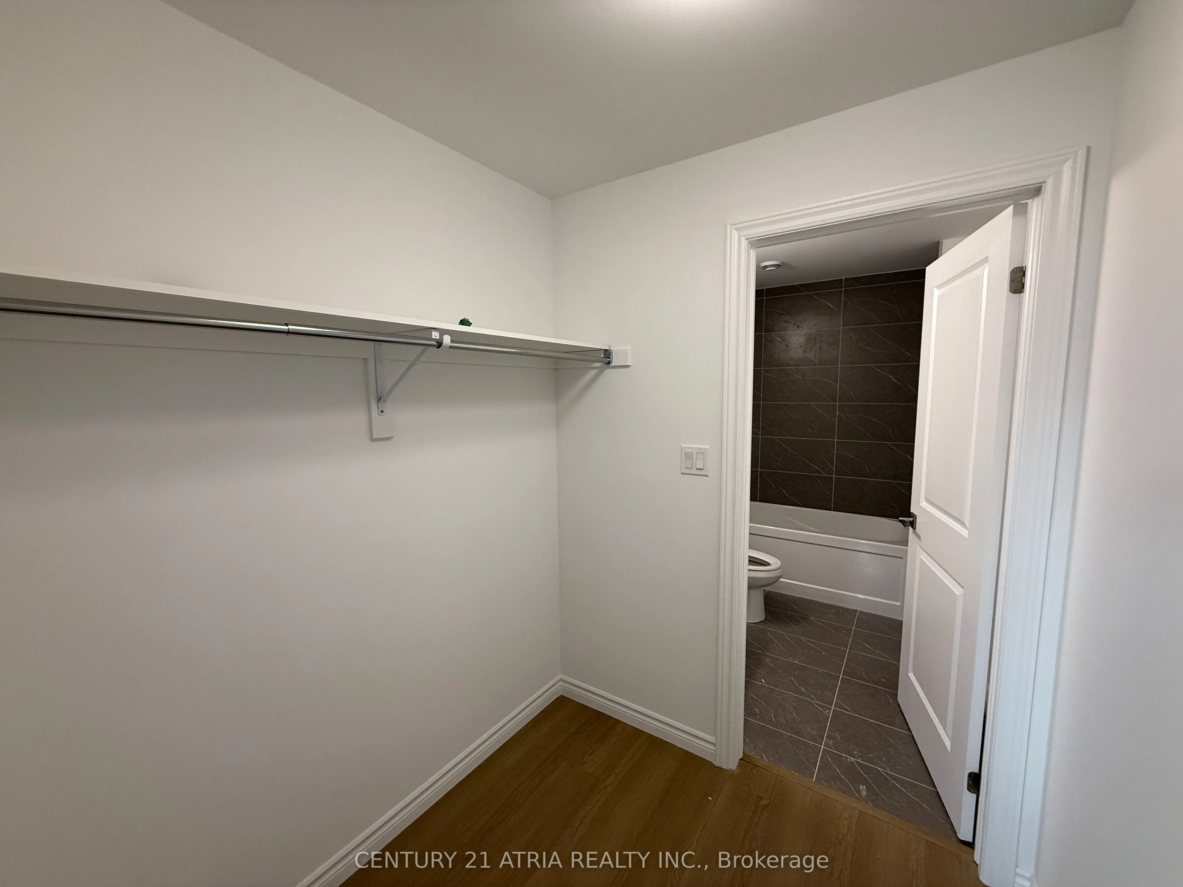 2 Slessor Boulevard, #11