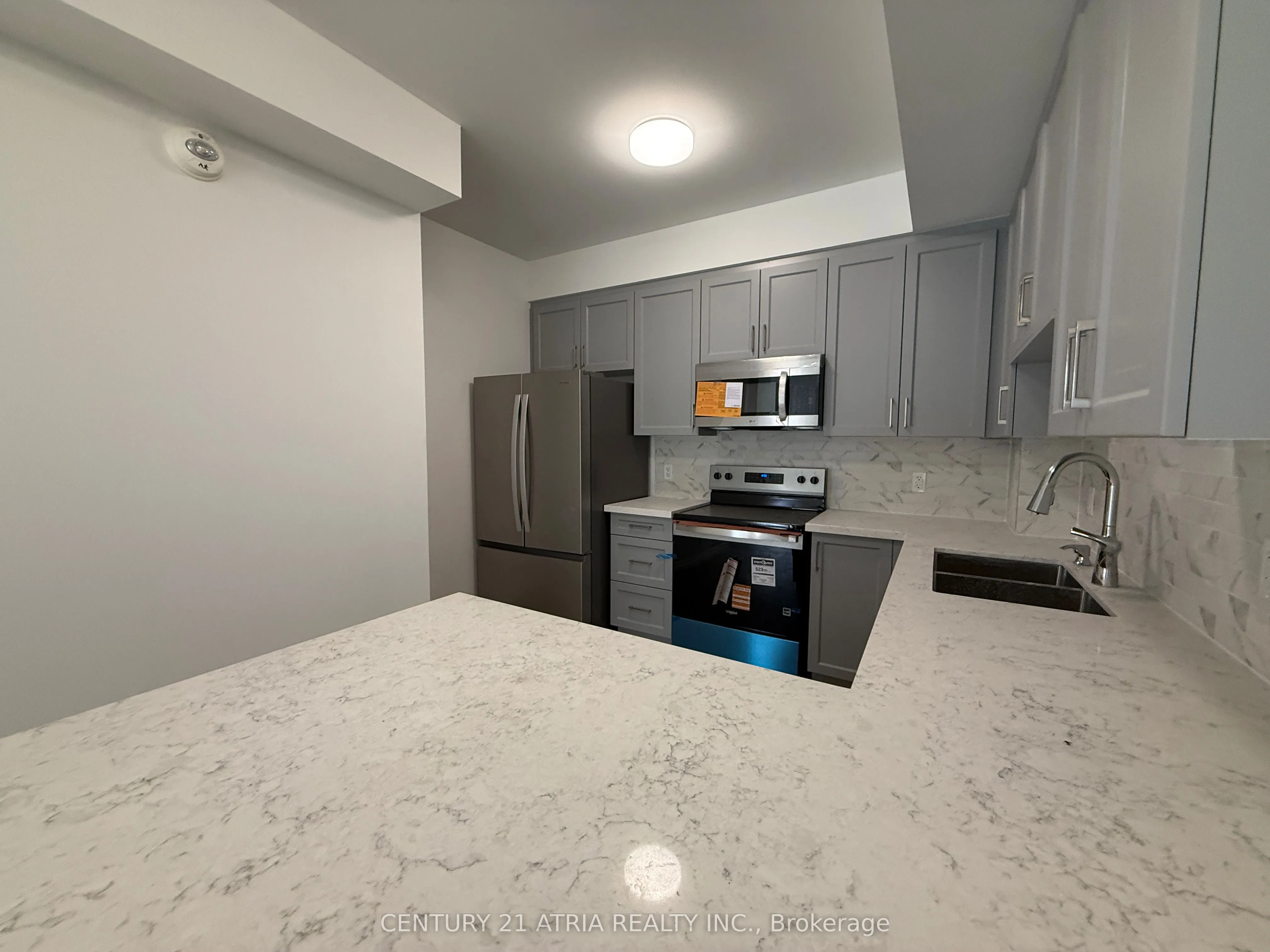 2 Slessor Boulevard, #11