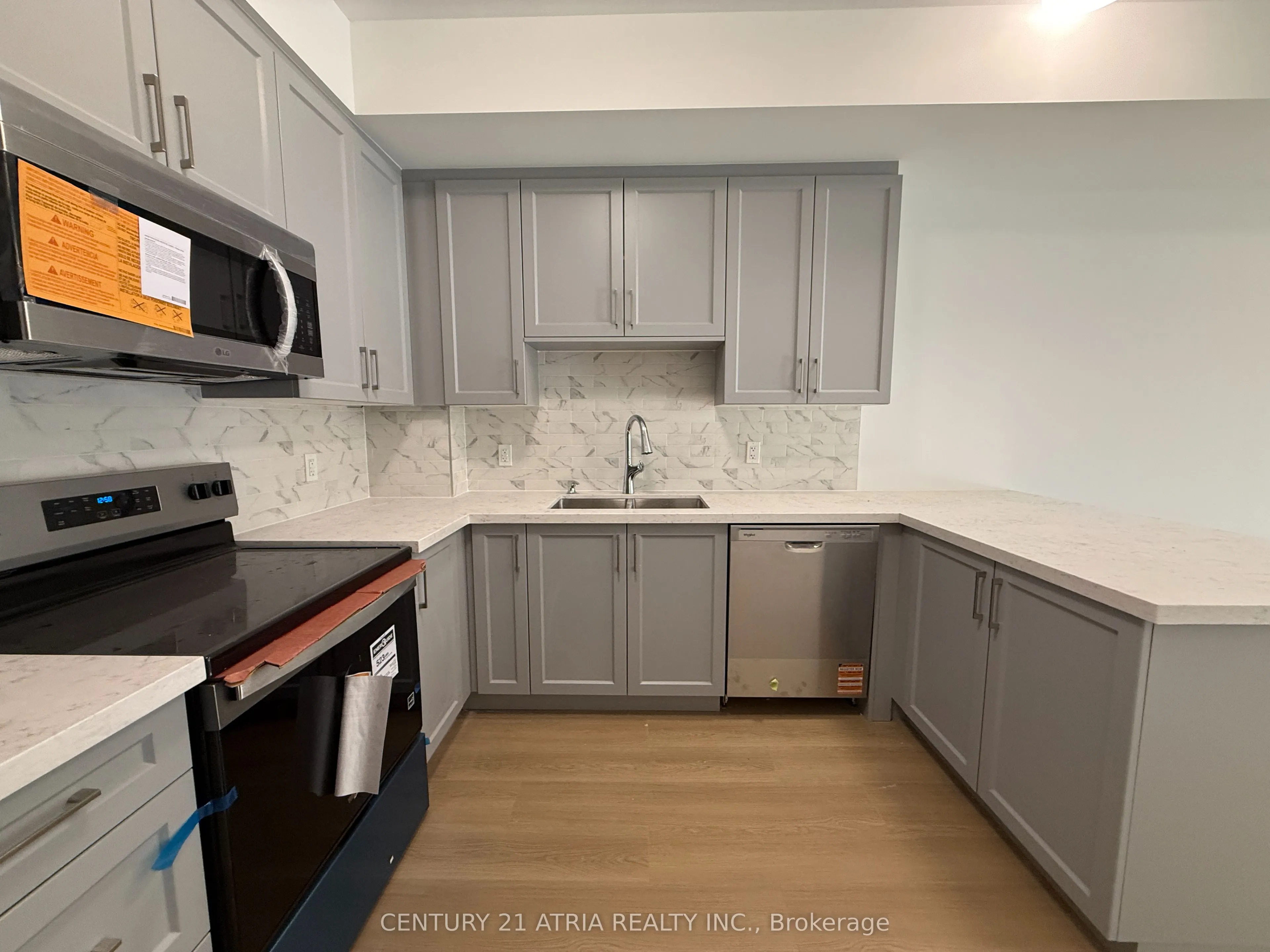 2 Slessor Boulevard, #11