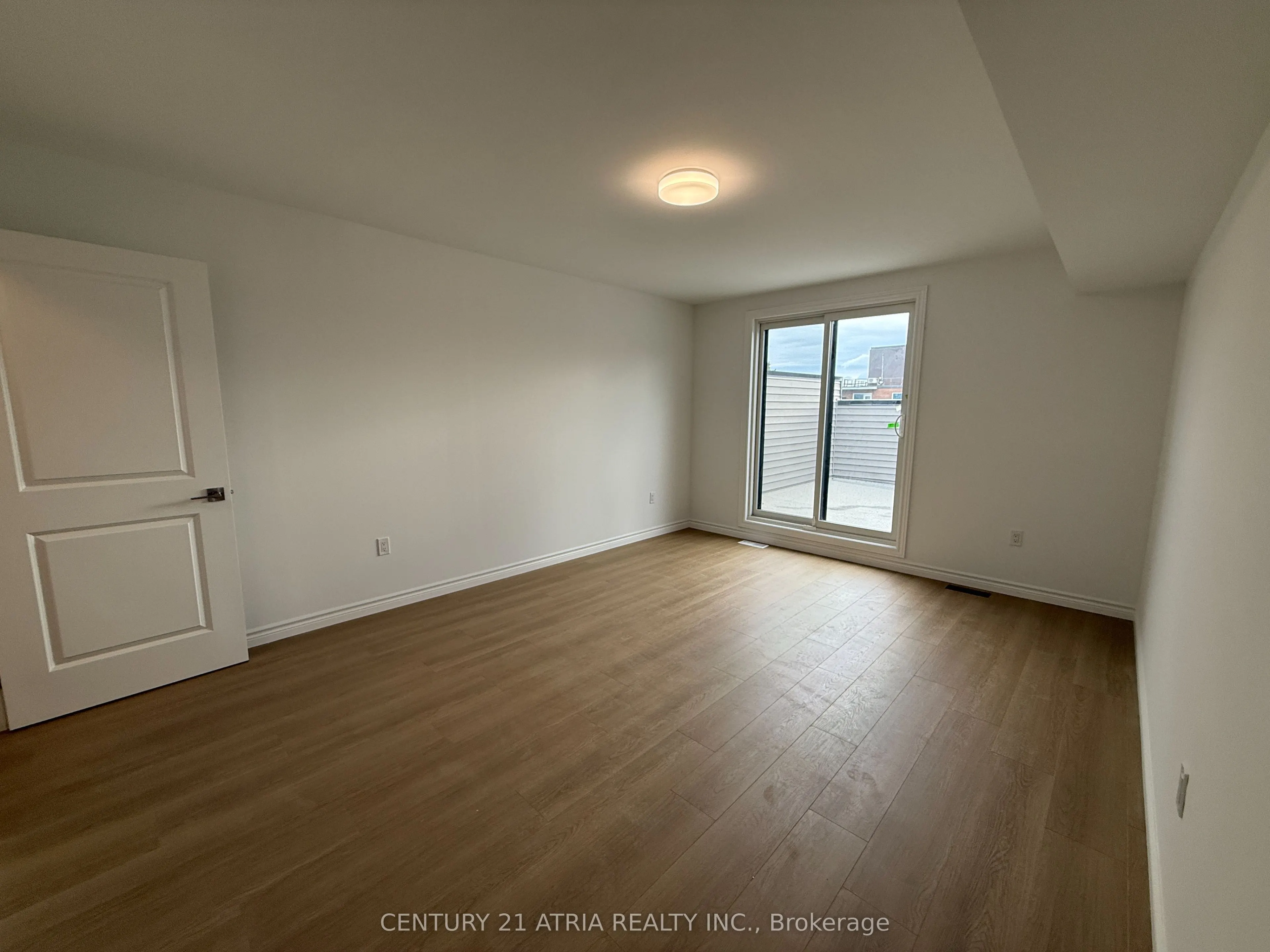 2 Slessor Boulevard, #11