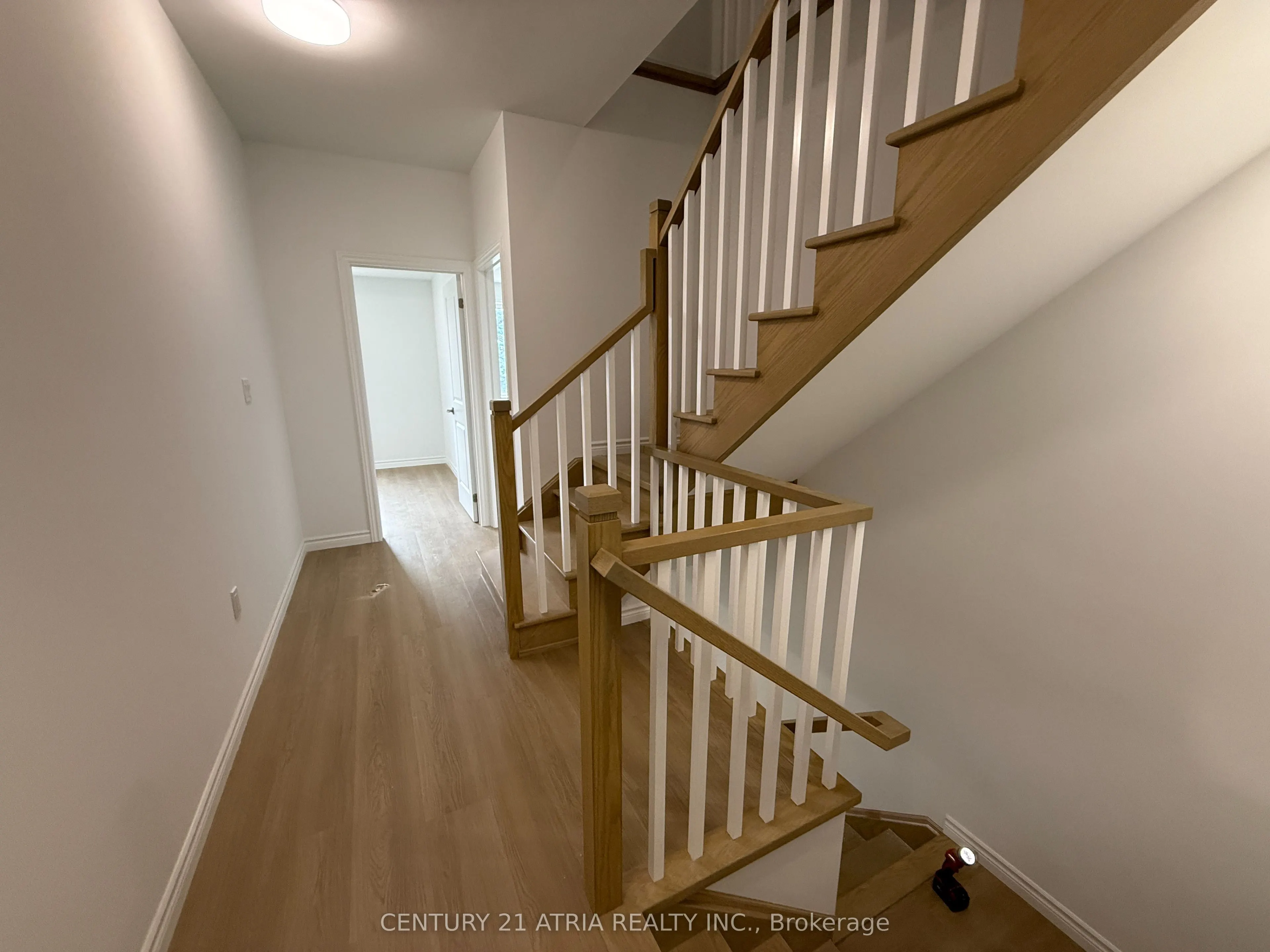 2 Slessor Boulevard, #11