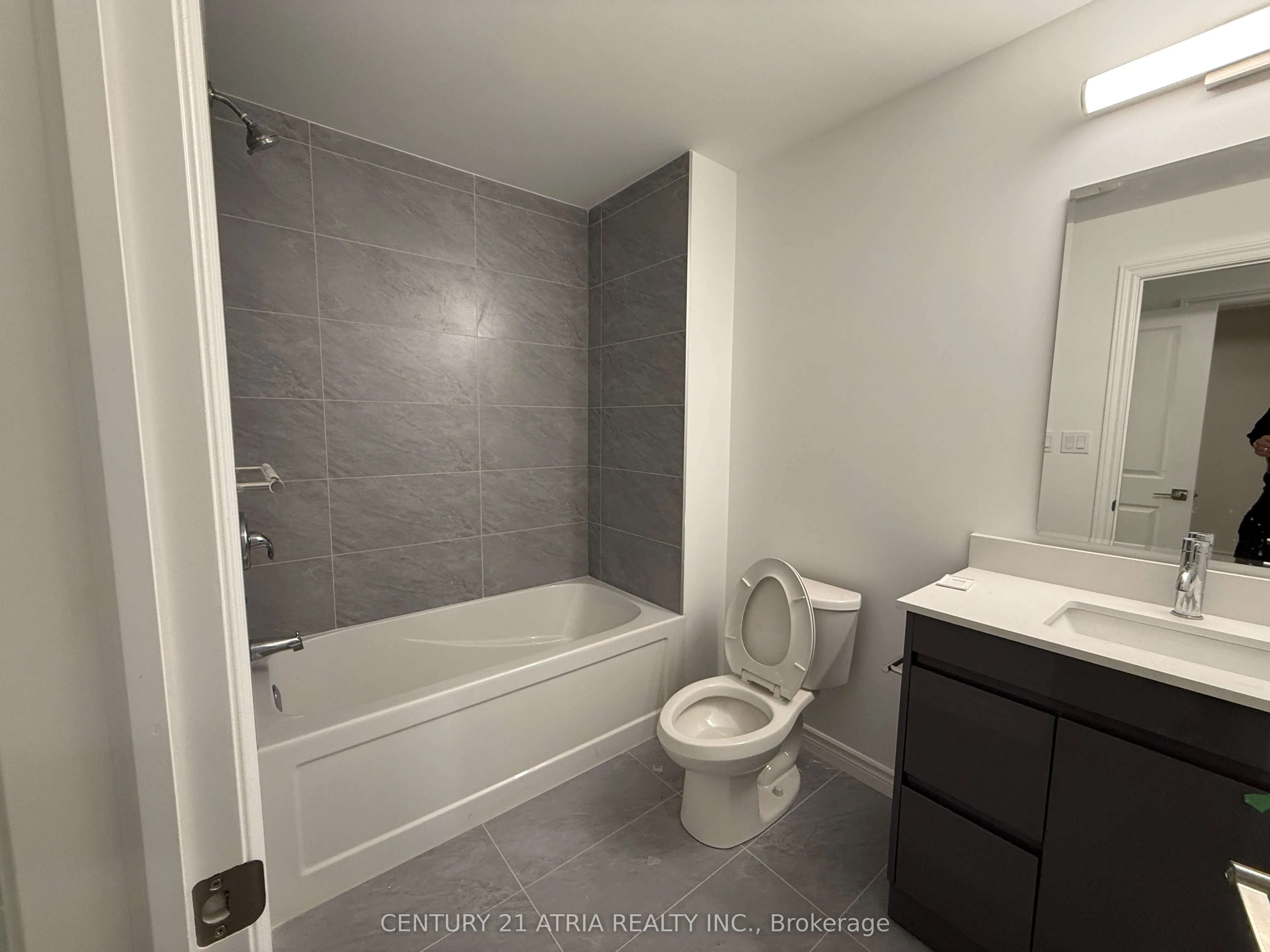 2 Slessor Boulevard, #11