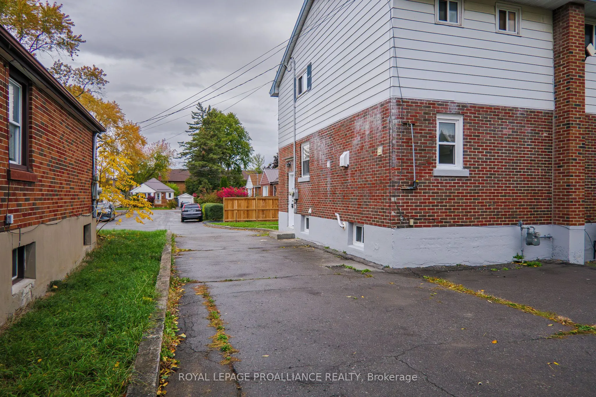 8 Reynolds Crescent