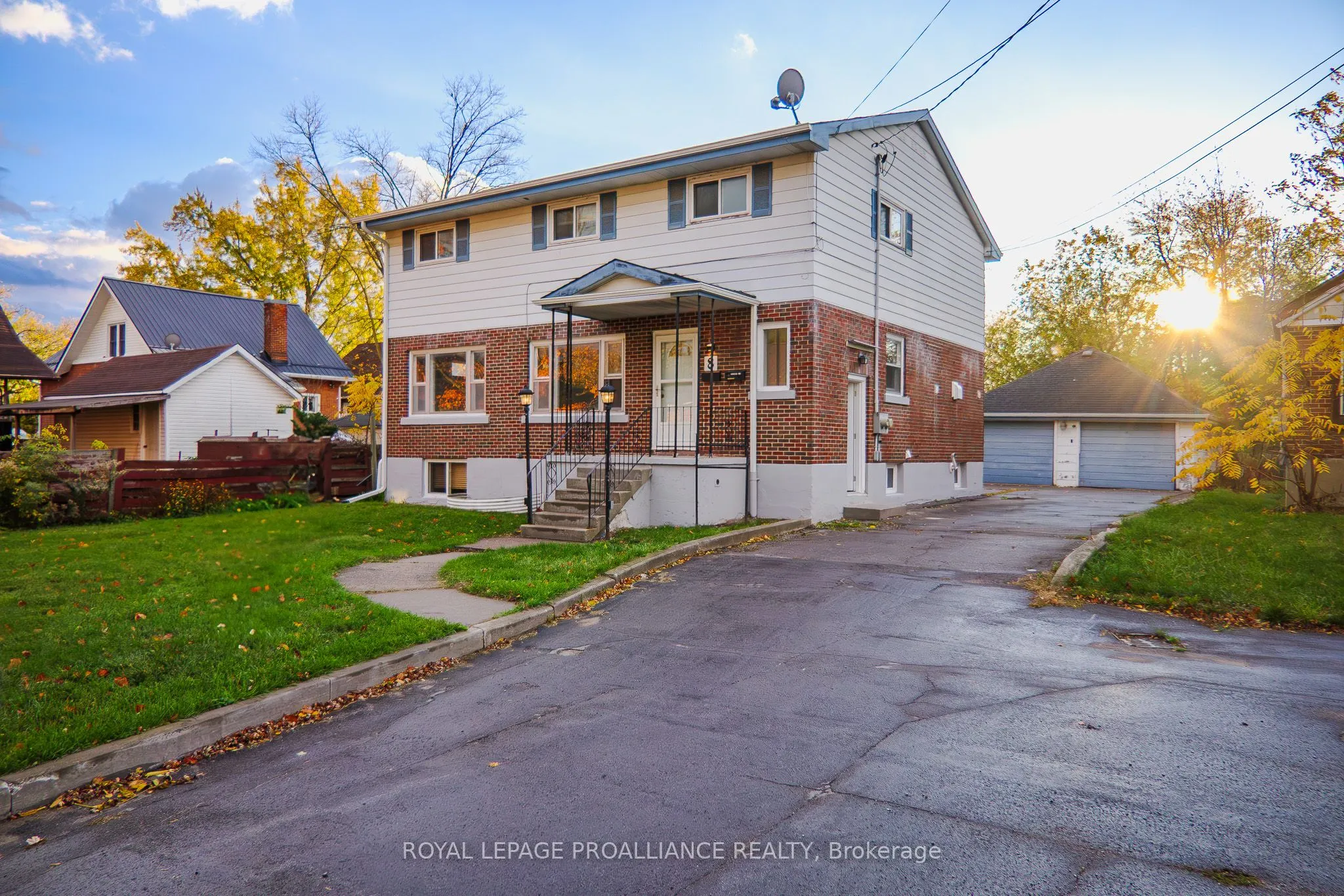 8 Reynolds Crescent