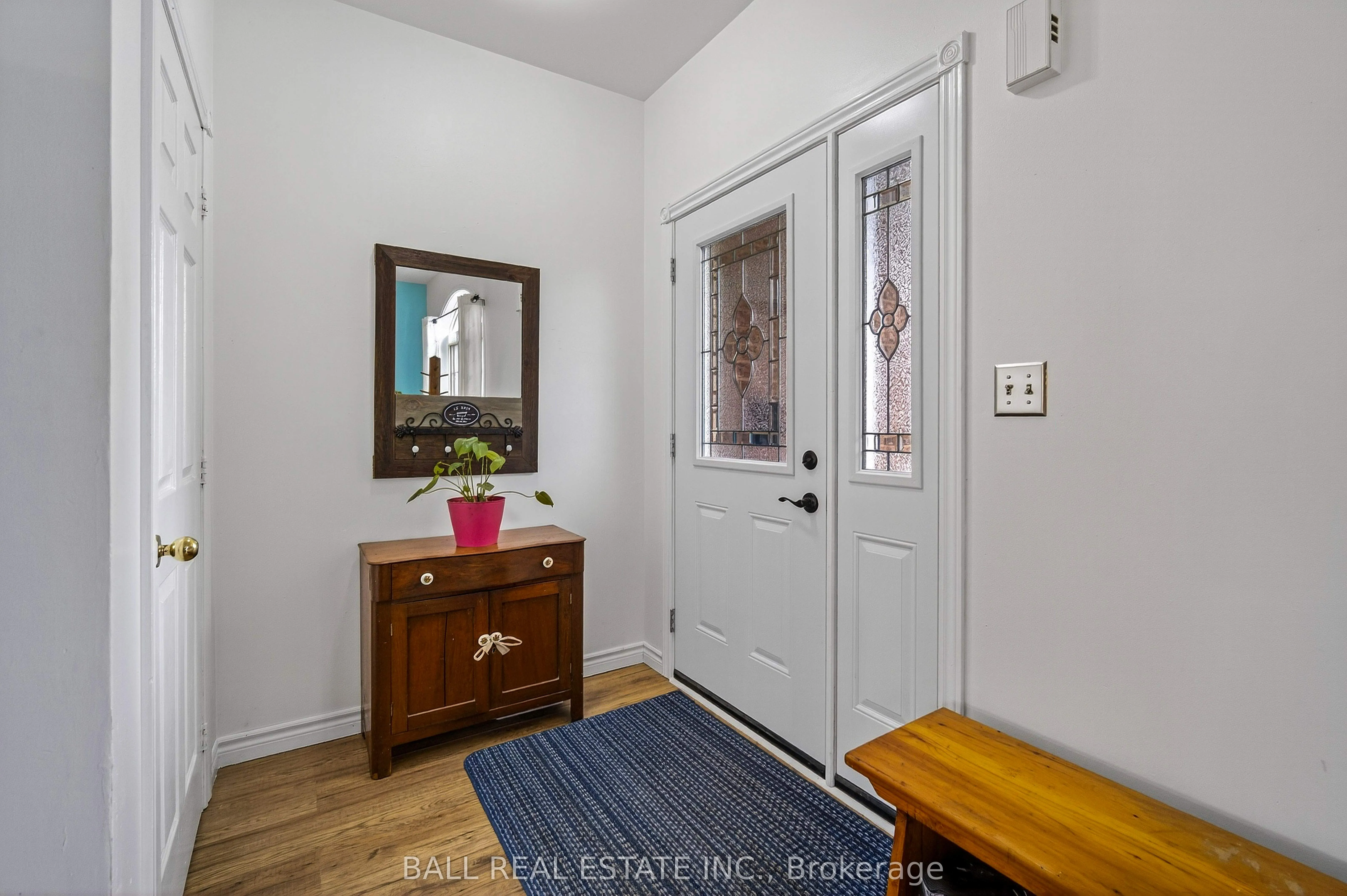 116 Adelaide Street S