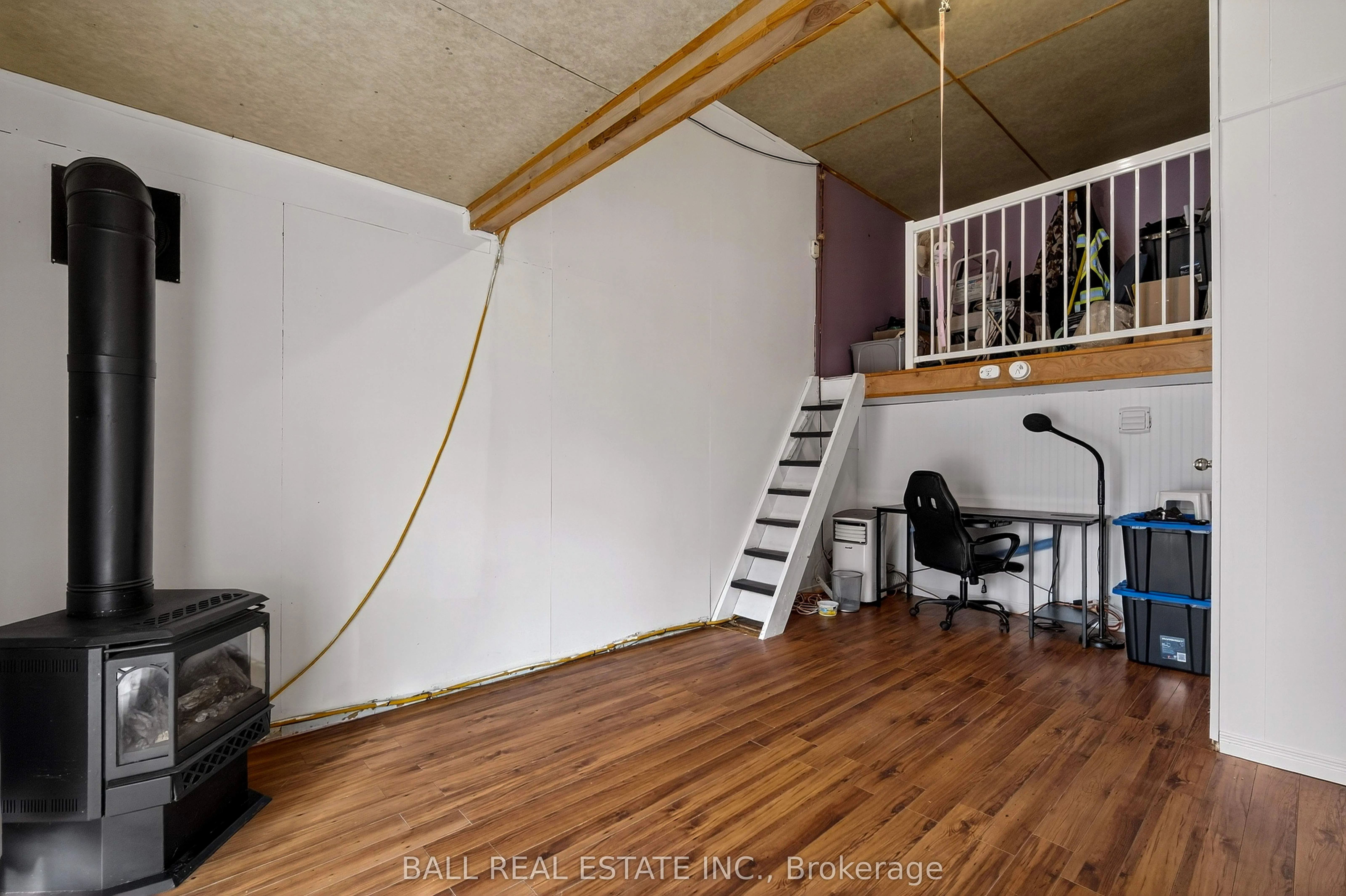 116 Adelaide Street S