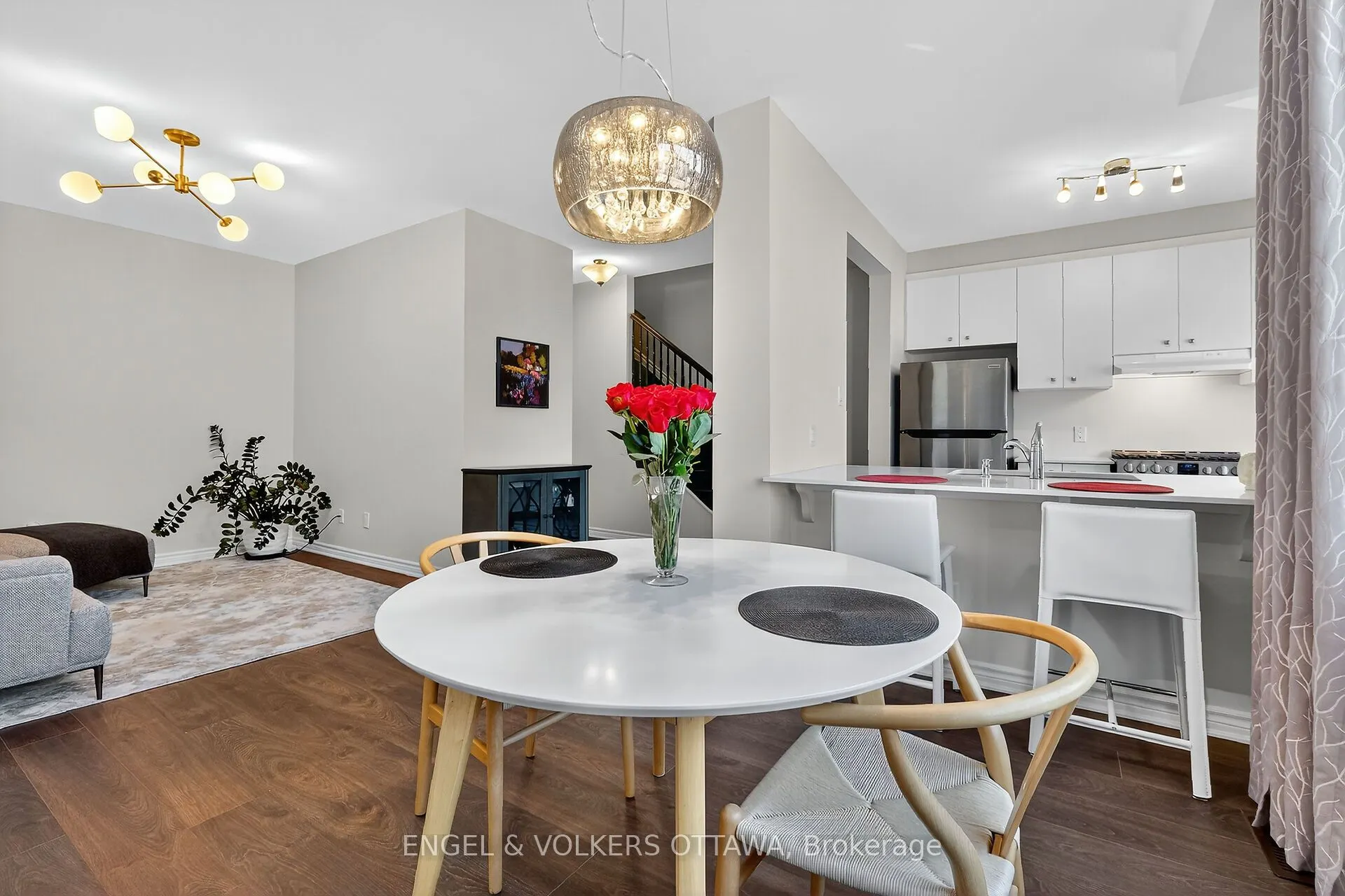 827 Kiniw Private SE
