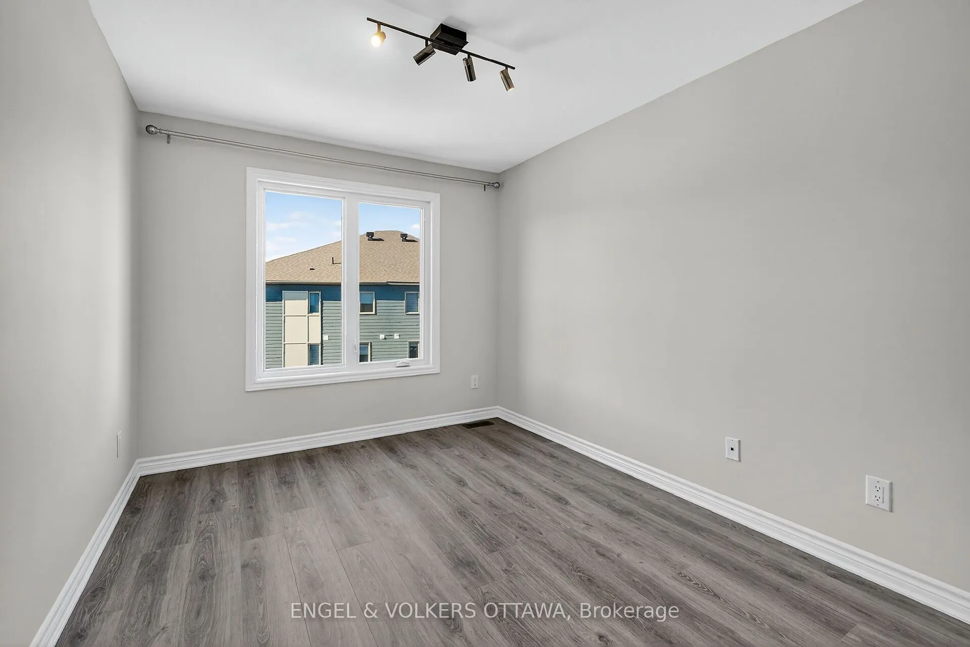 827 Kiniw Private SE