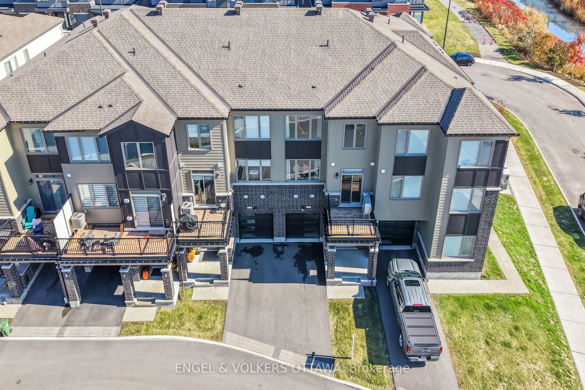 827 Kiniw Private SE