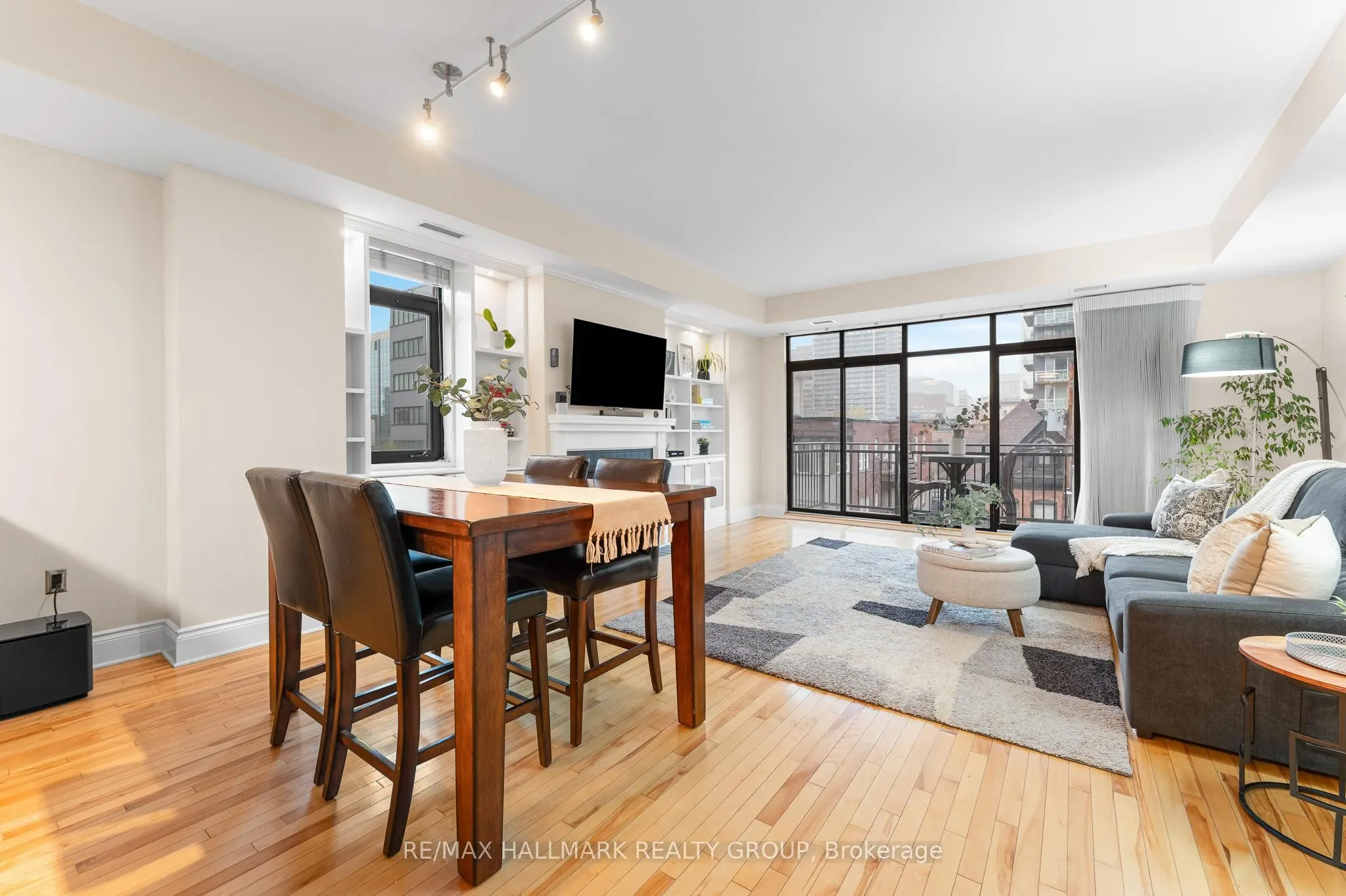 374 Cooper Street, #401