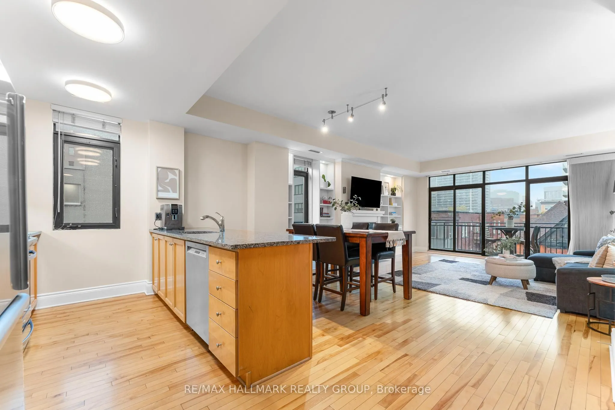 374 Cooper Street, #401