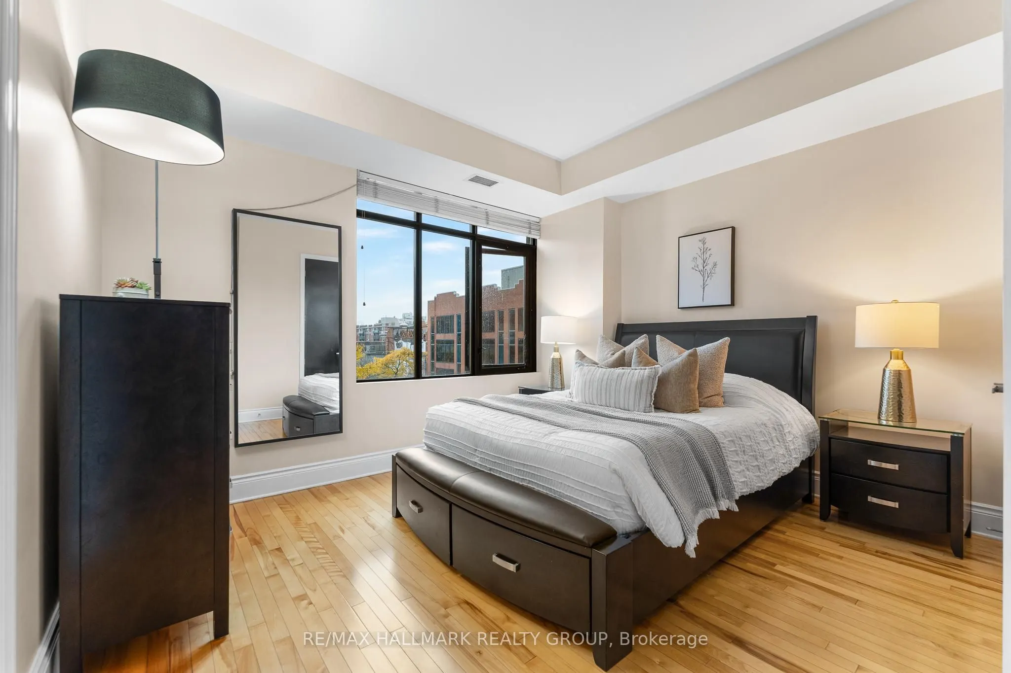 374 Cooper Street, #401