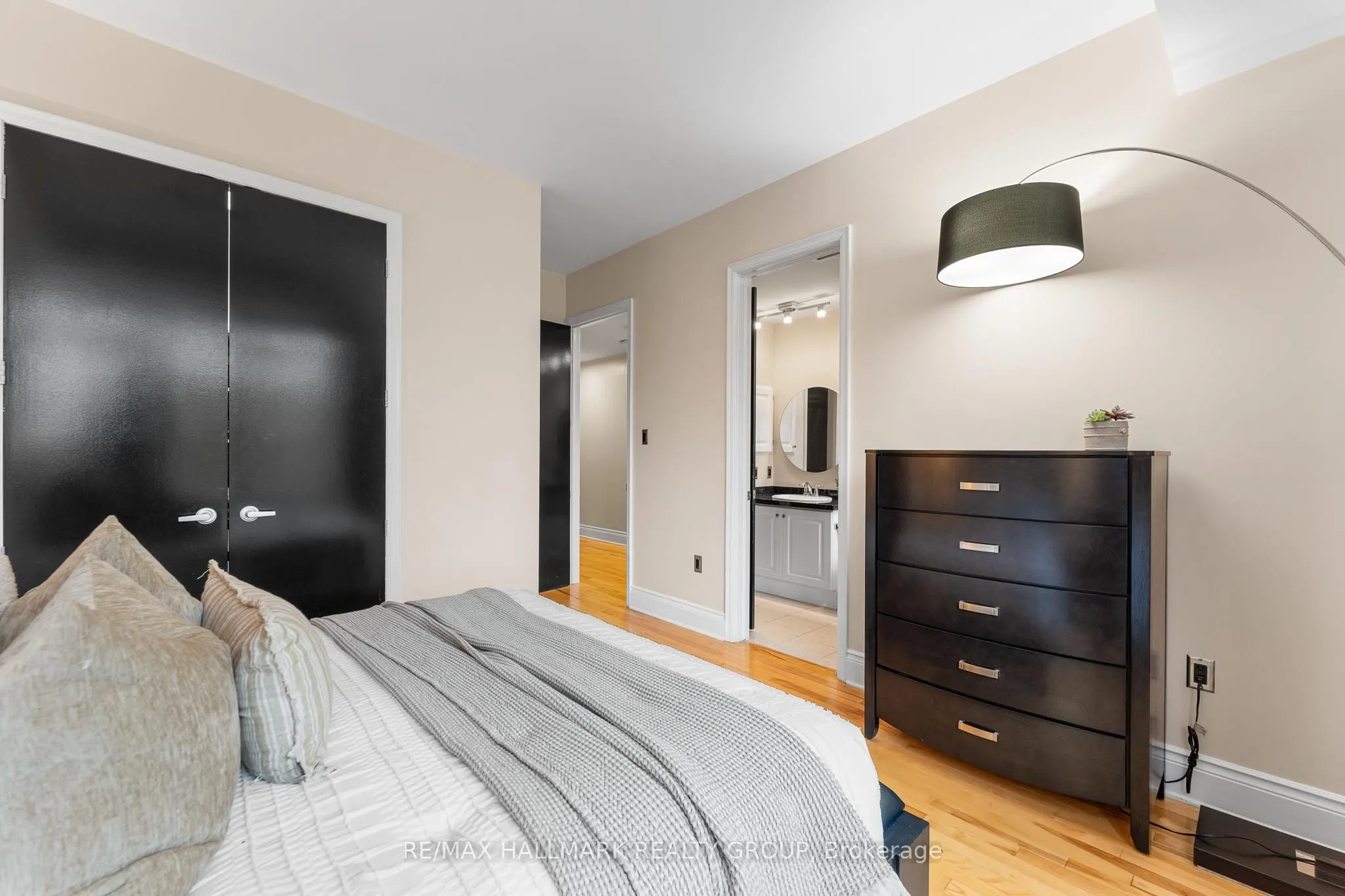 374 Cooper Street, #401