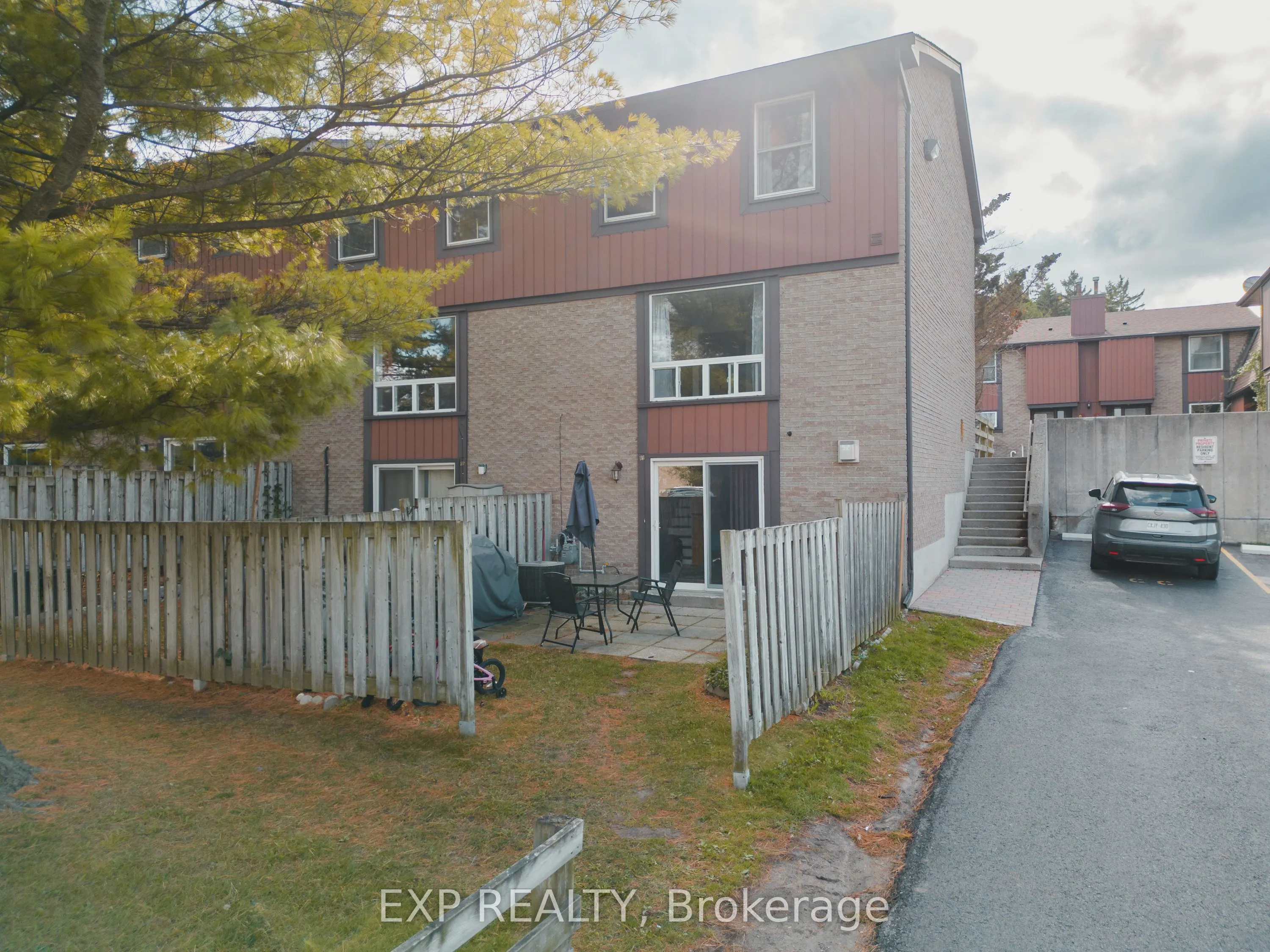 539 Willow Road, #69