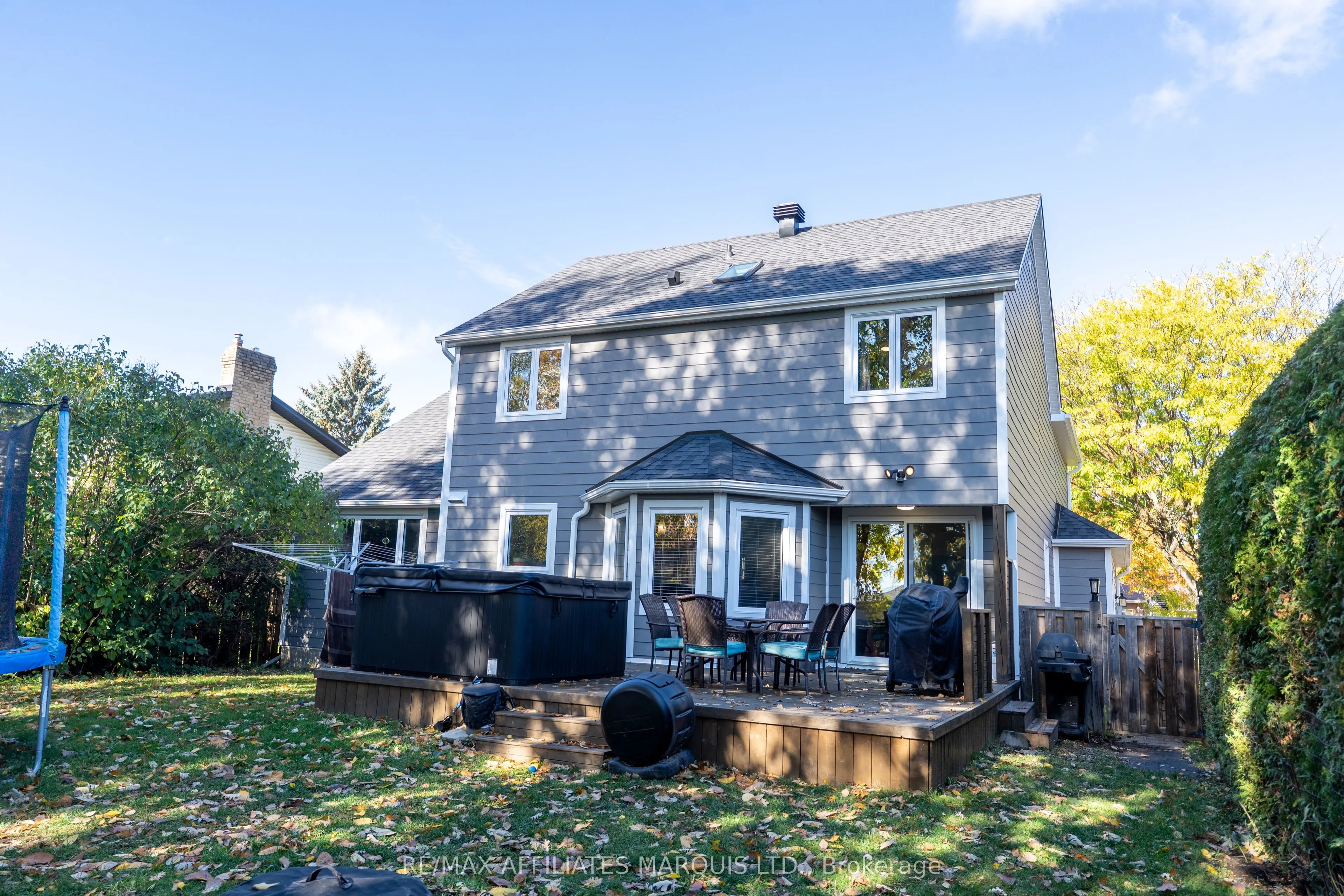 865 Chelsea Crescent
