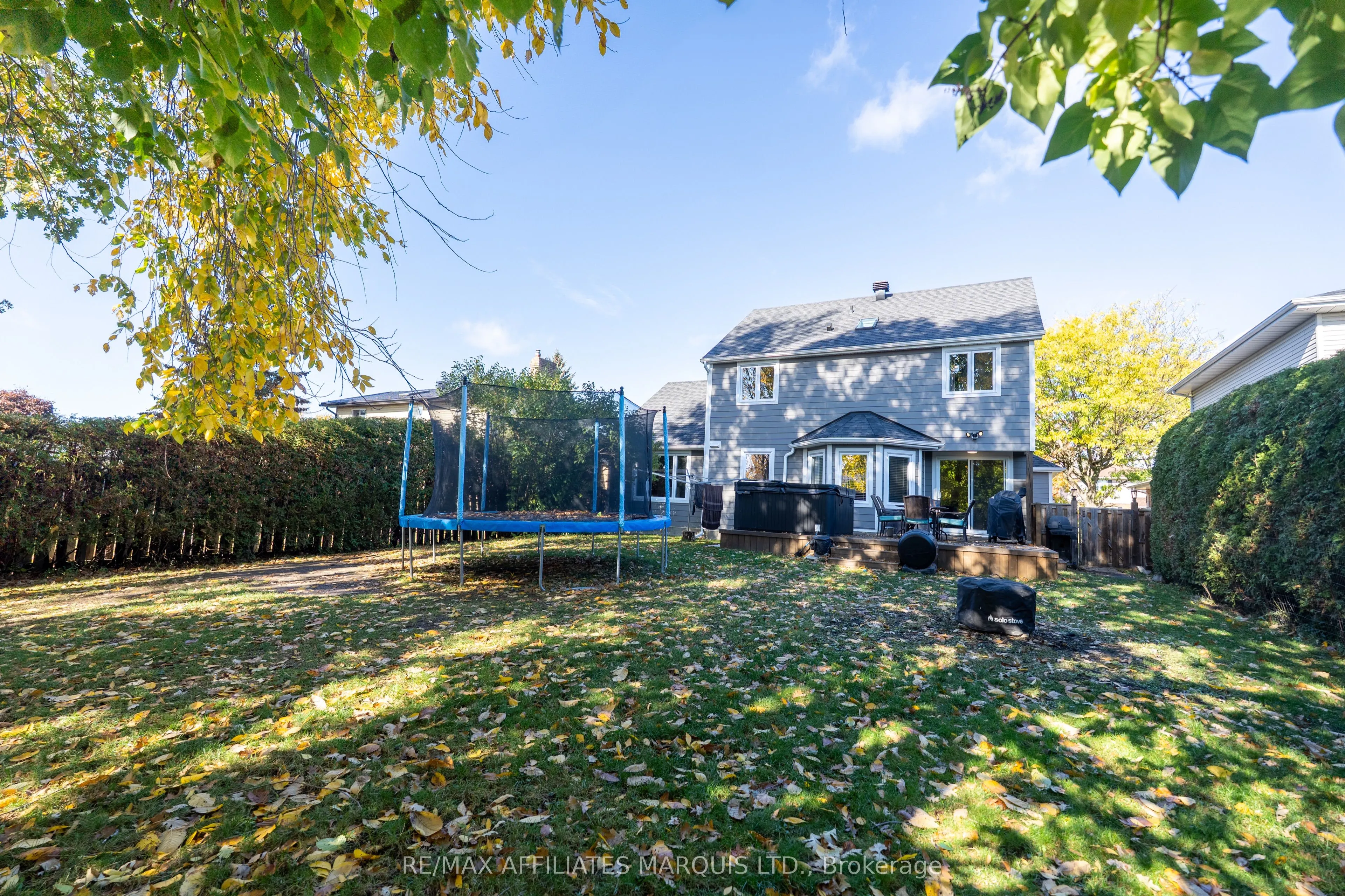 865 Chelsea Crescent