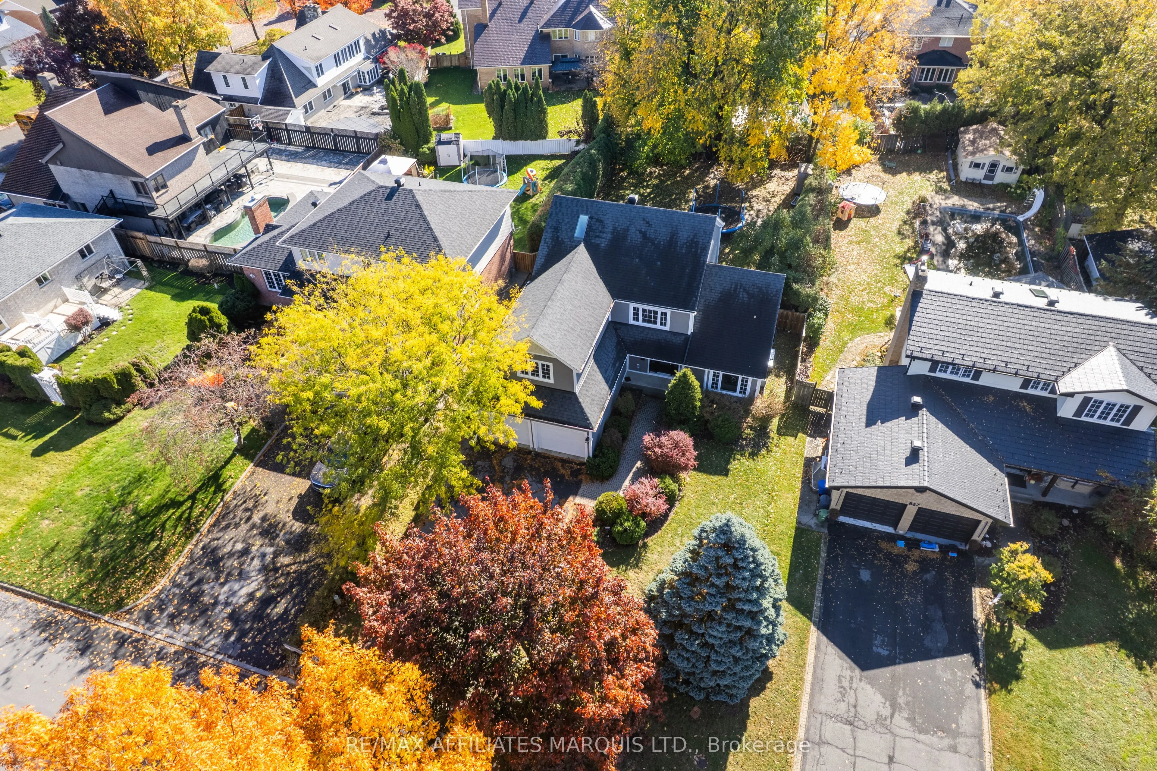 865 Chelsea Crescent