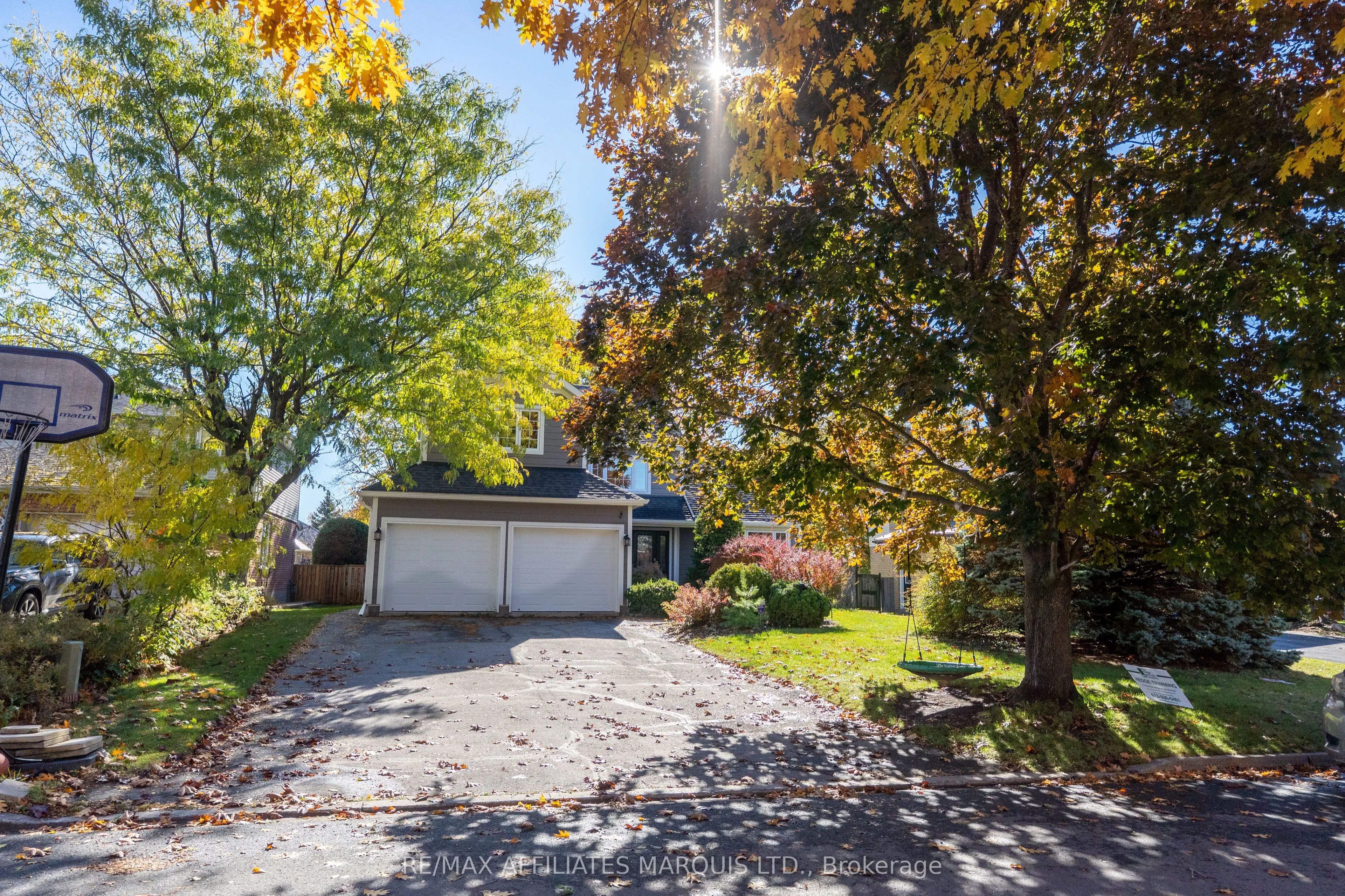 865 Chelsea Crescent