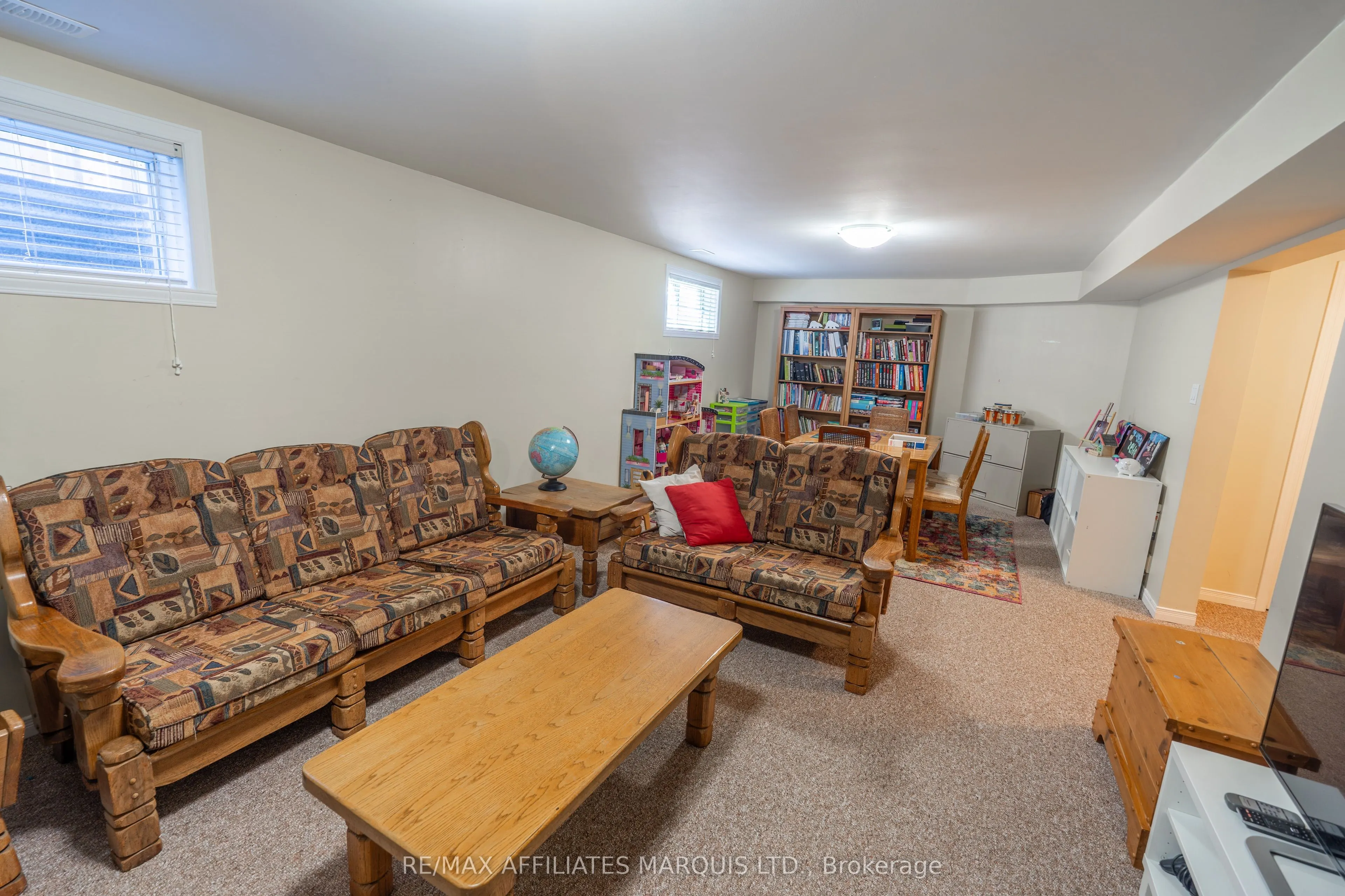 865 Chelsea Crescent