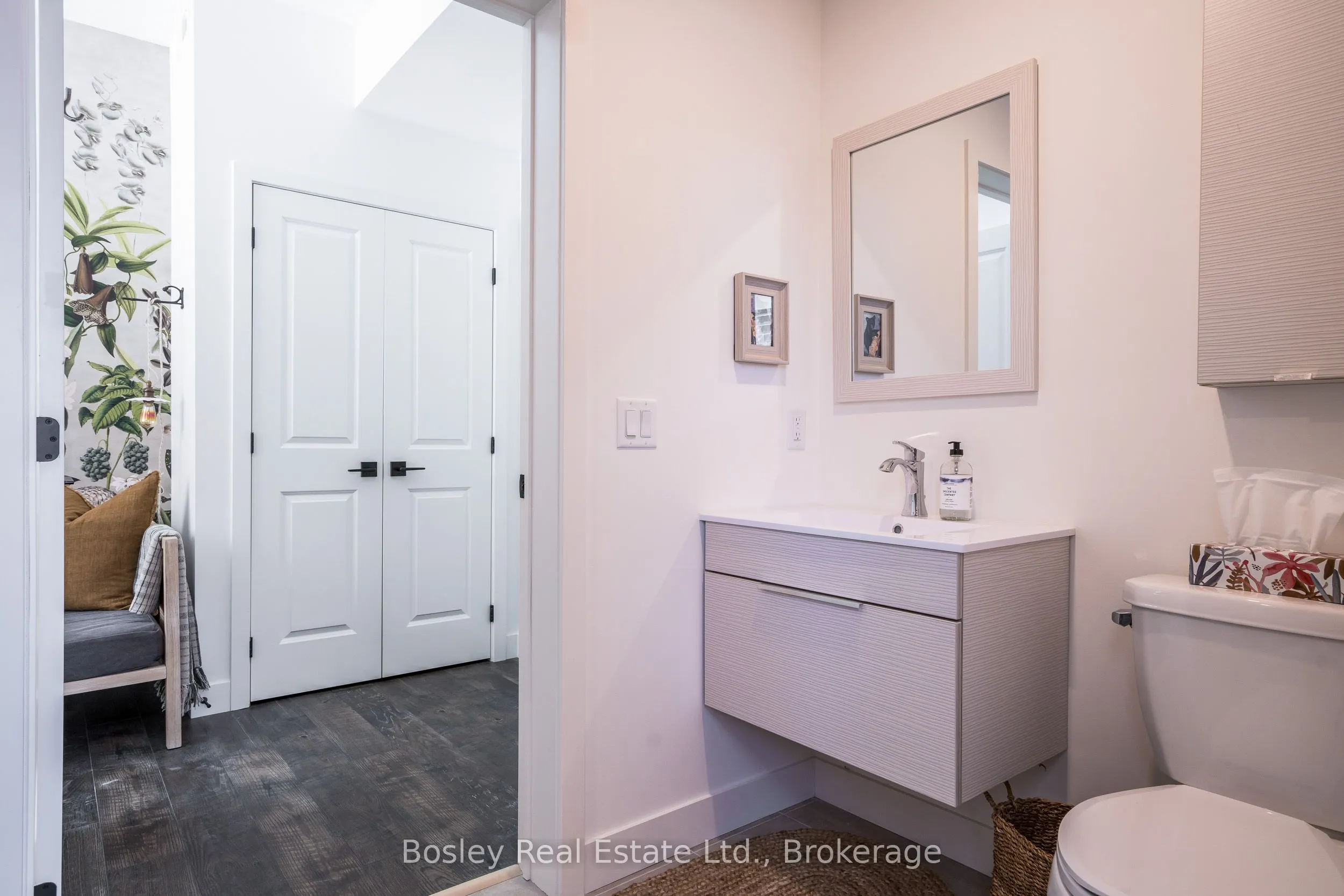 18 BECKWITH Lane, #101