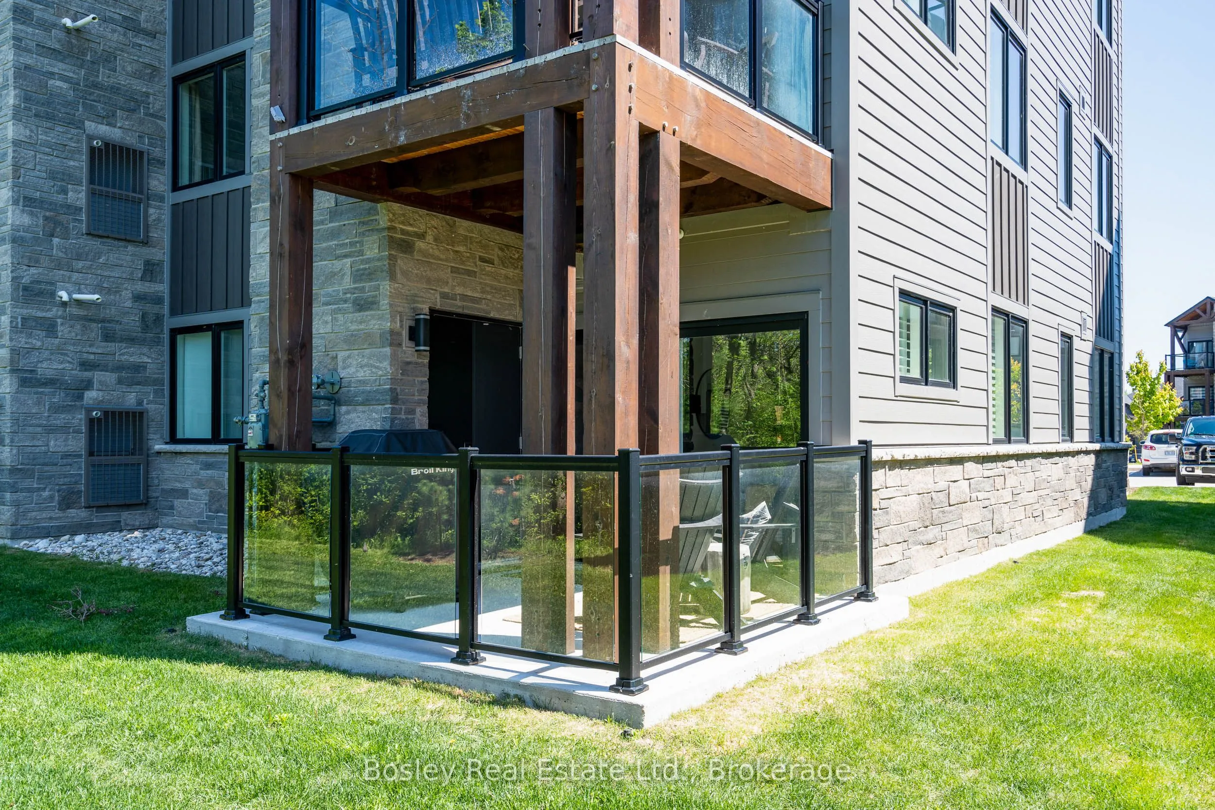 18 BECKWITH Lane, #101