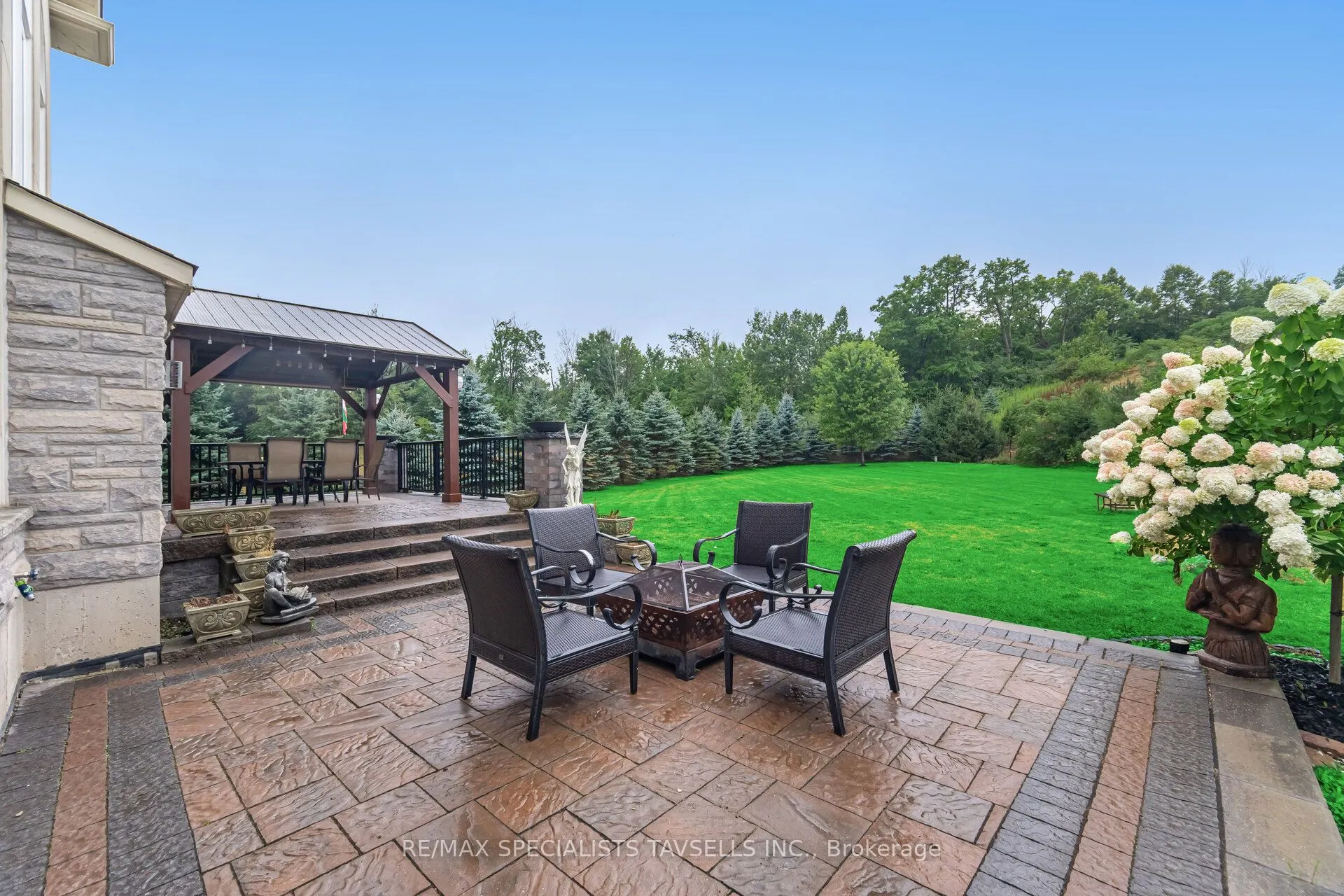 25 Brookhaven Crescent