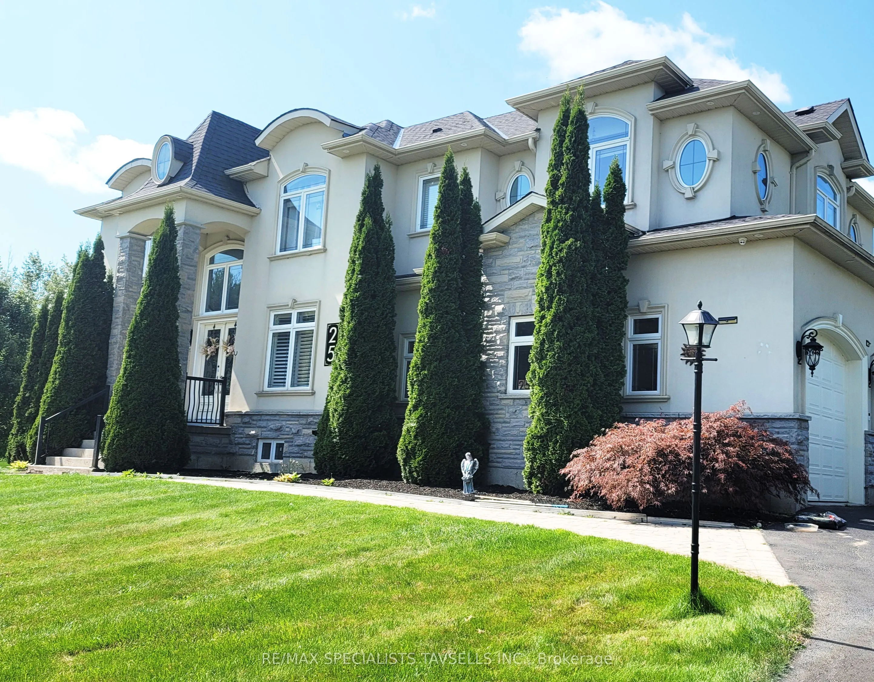 25 Brookhaven Crescent