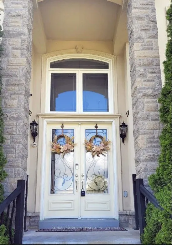 25 Brookhaven Crescent