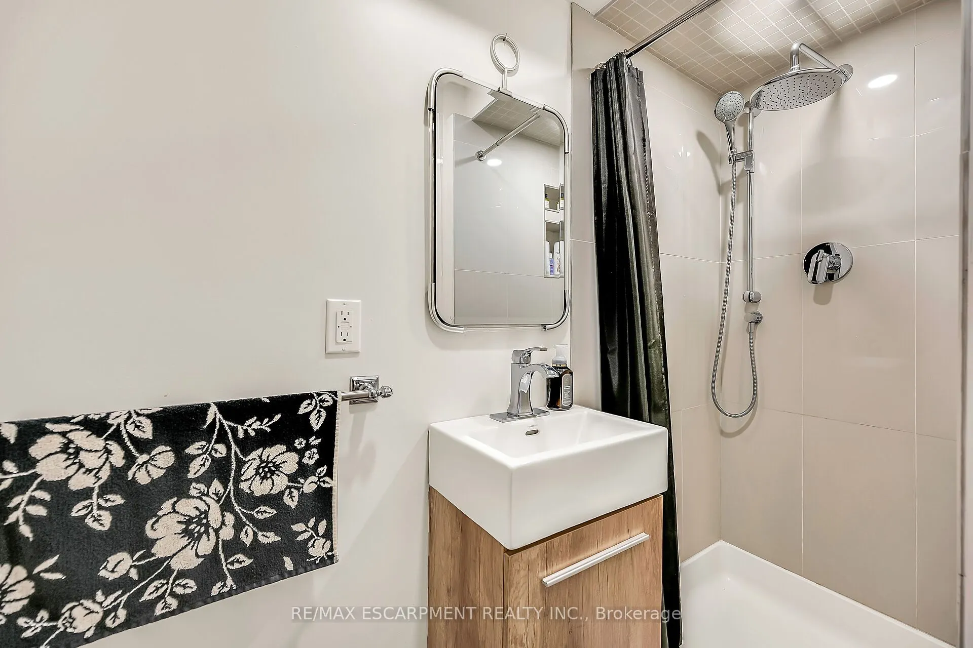 80 NEW LAKESHORE Road, #21