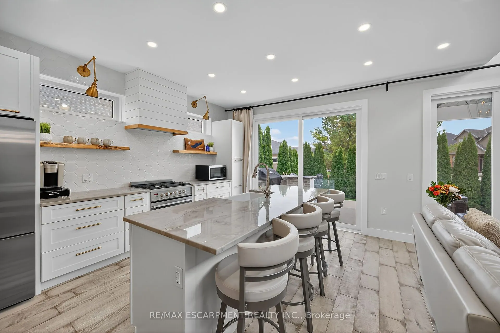 80 NEW LAKESHORE Road, #21
