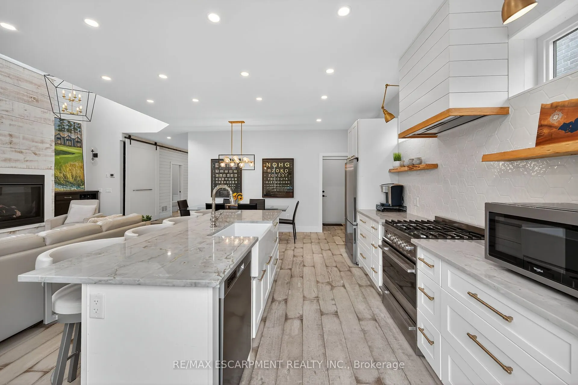 80 NEW LAKESHORE Road, #21