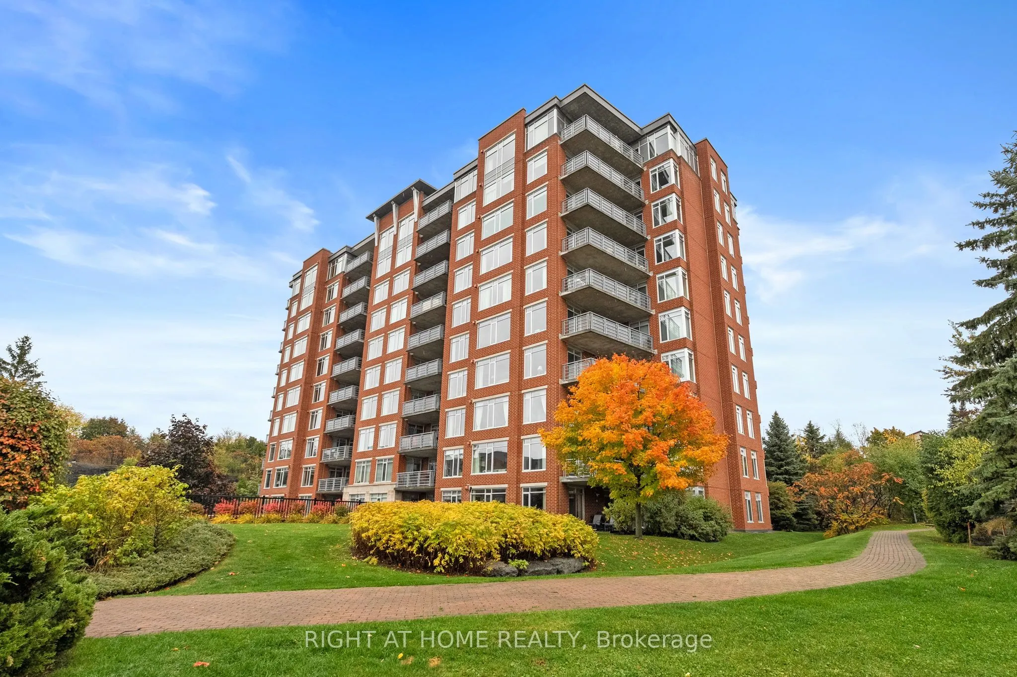 136 Darlington Private SE, #703