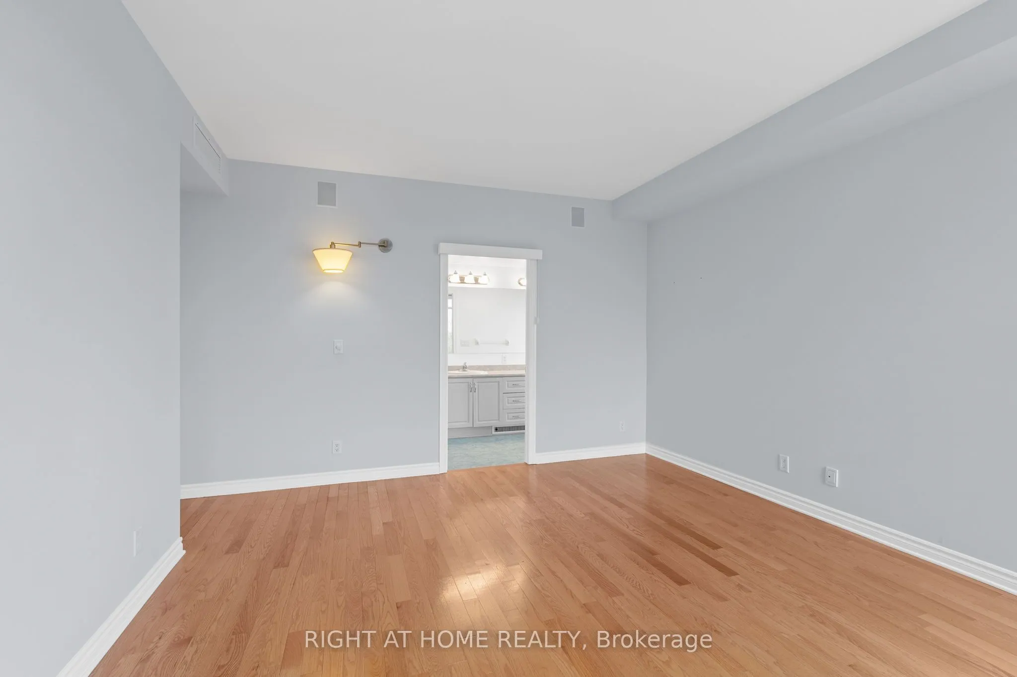 136 Darlington Private SE, #703