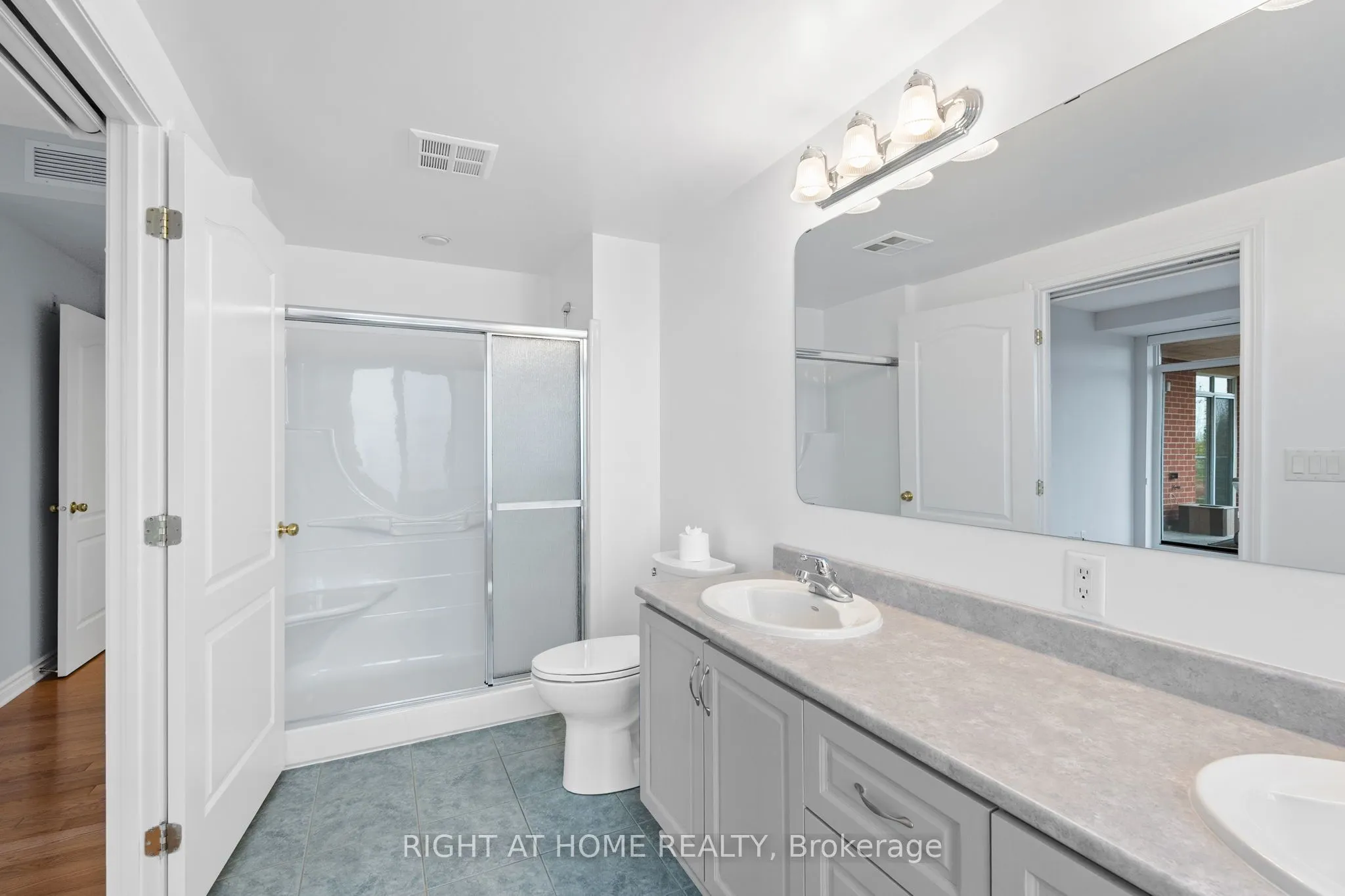 136 Darlington Private SE, #703