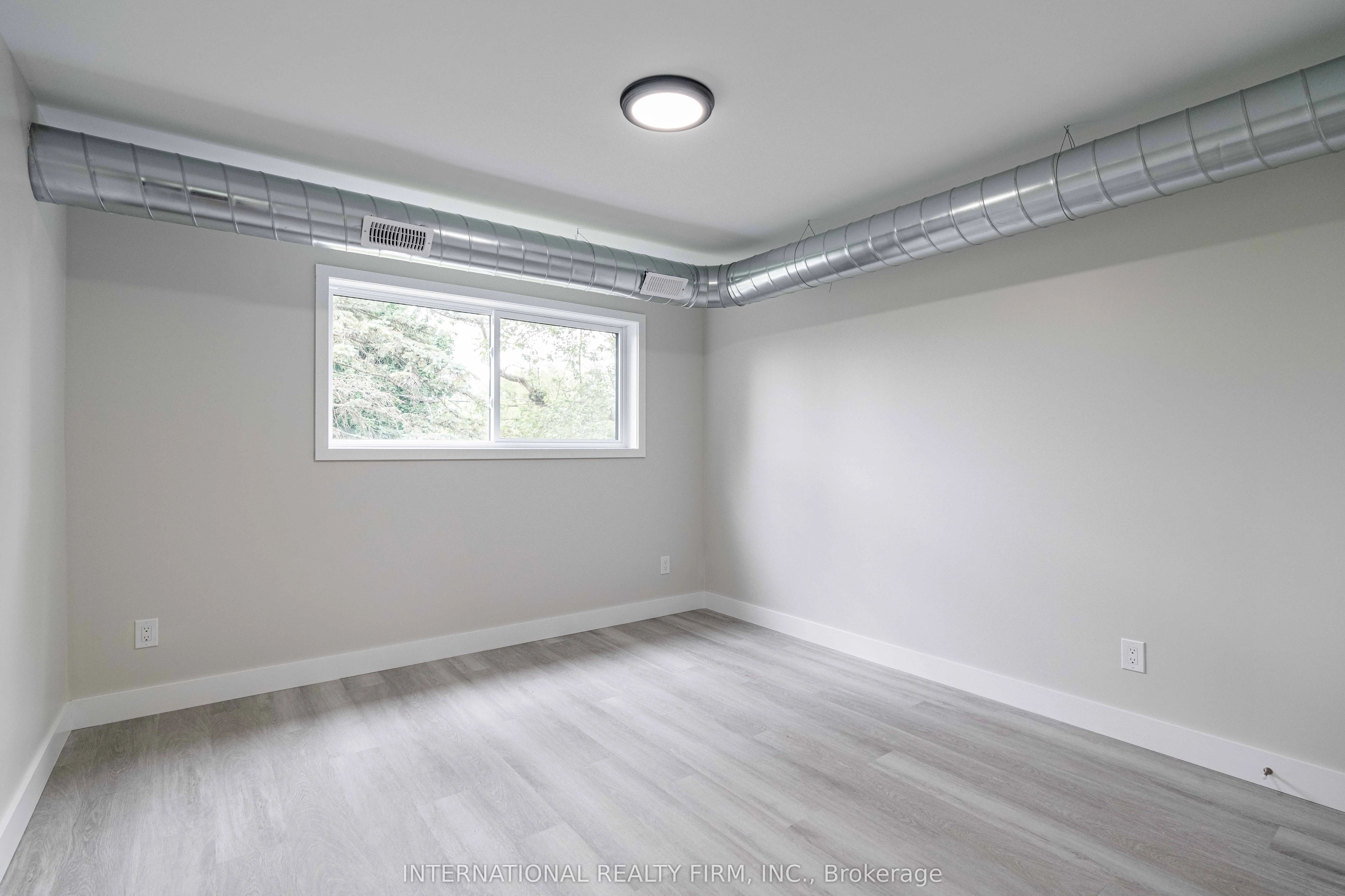 81 King Edward Avenue