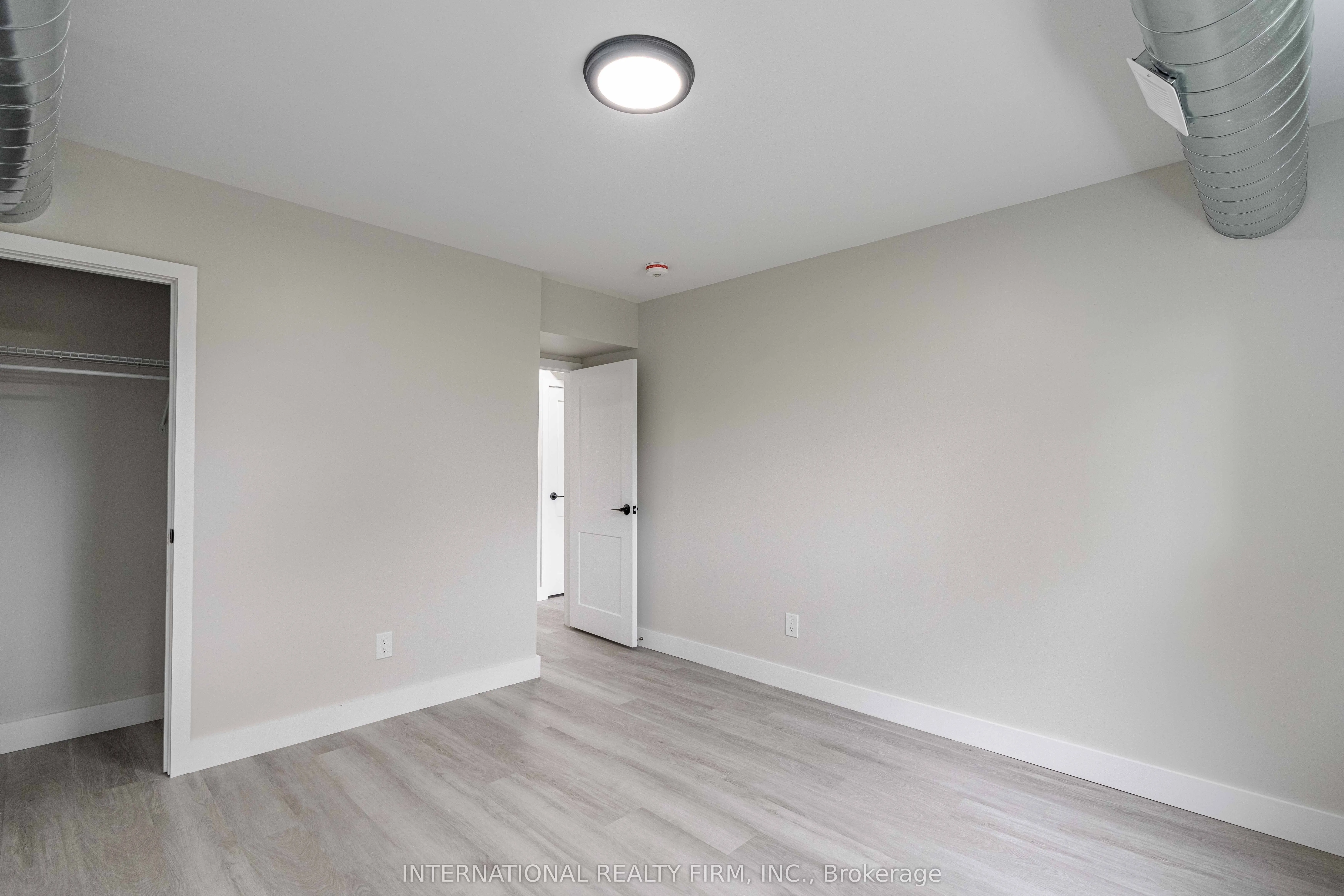 81 King Edward Avenue