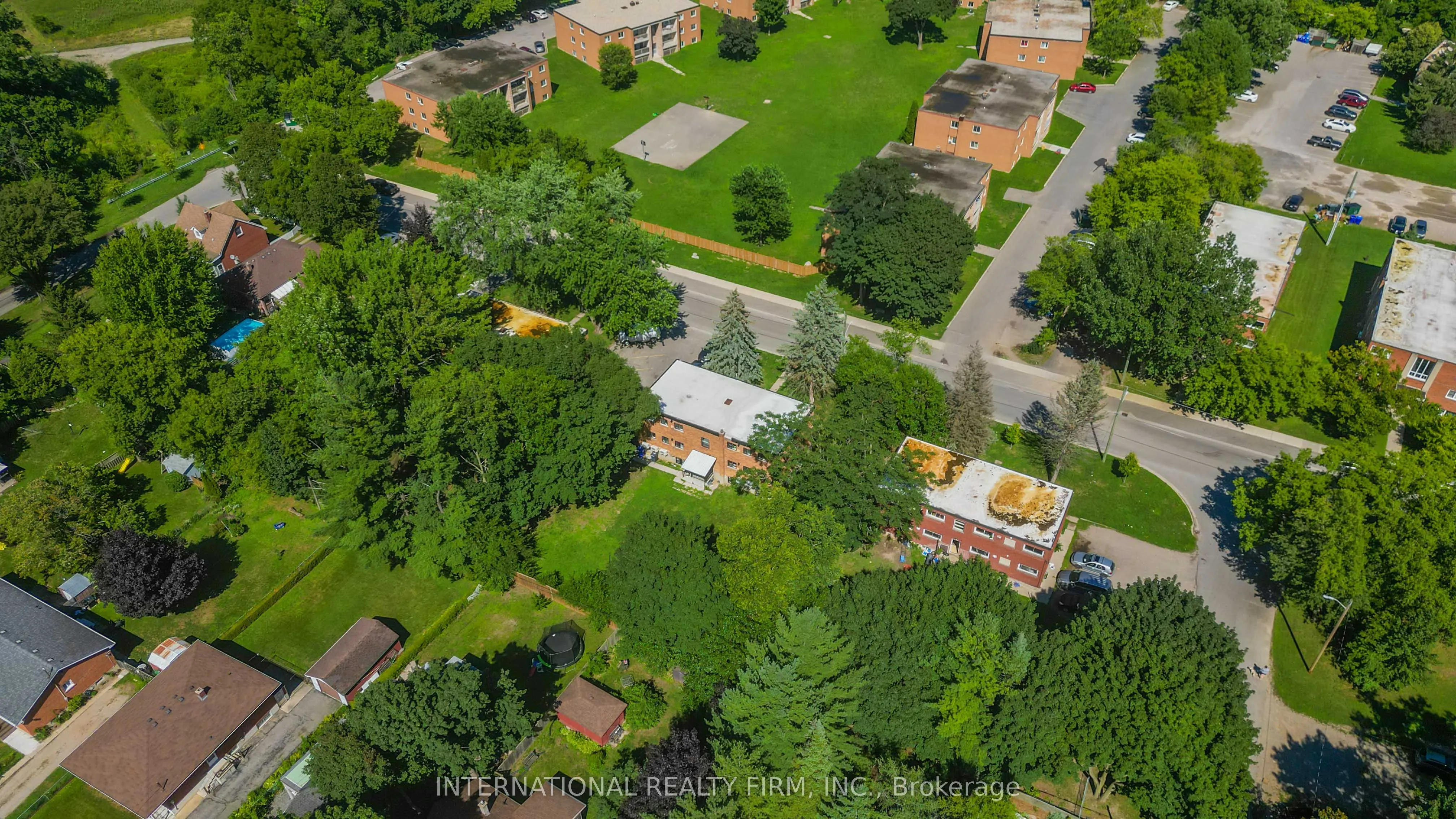 81 King Edward Avenue