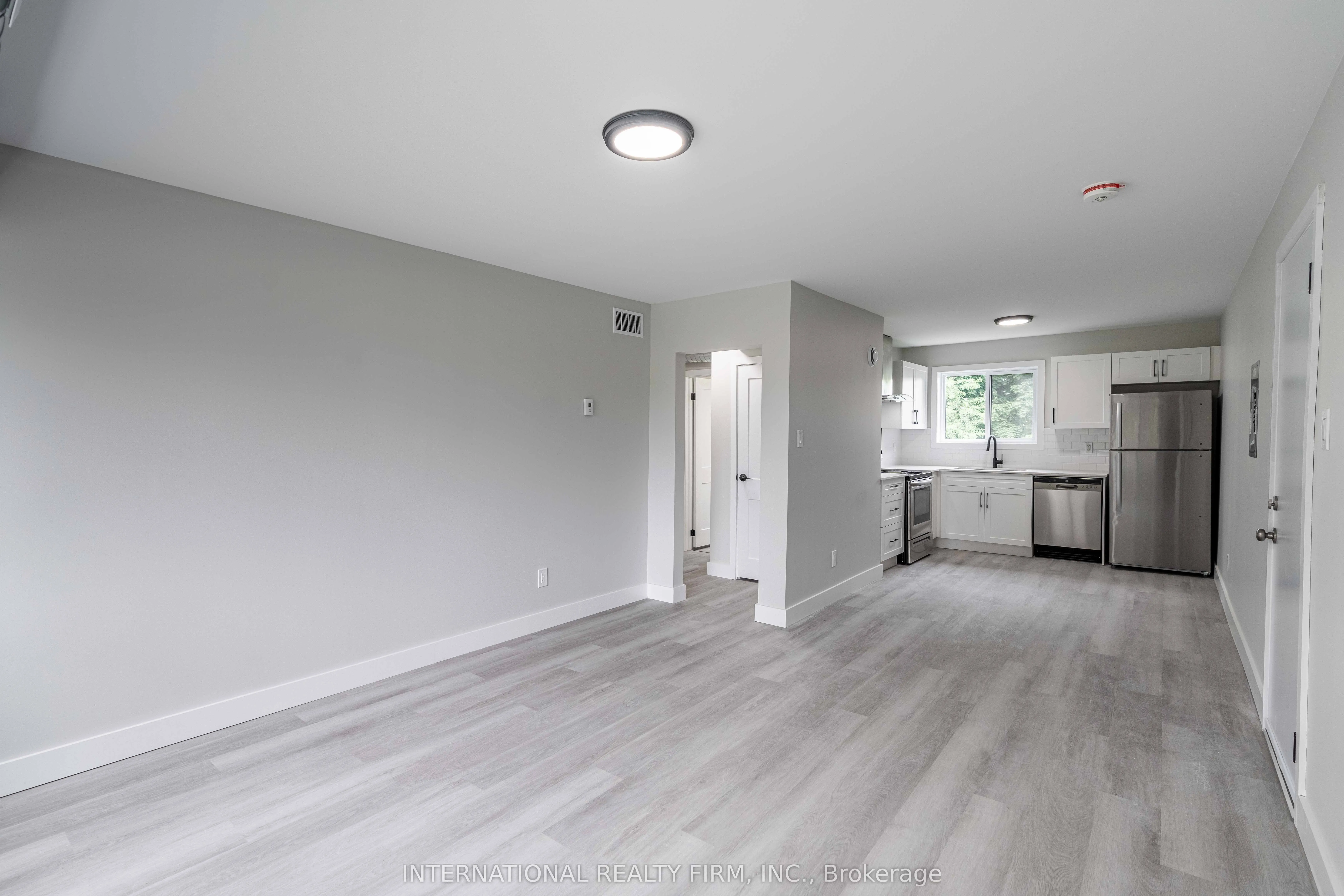 81 King Edward Avenue