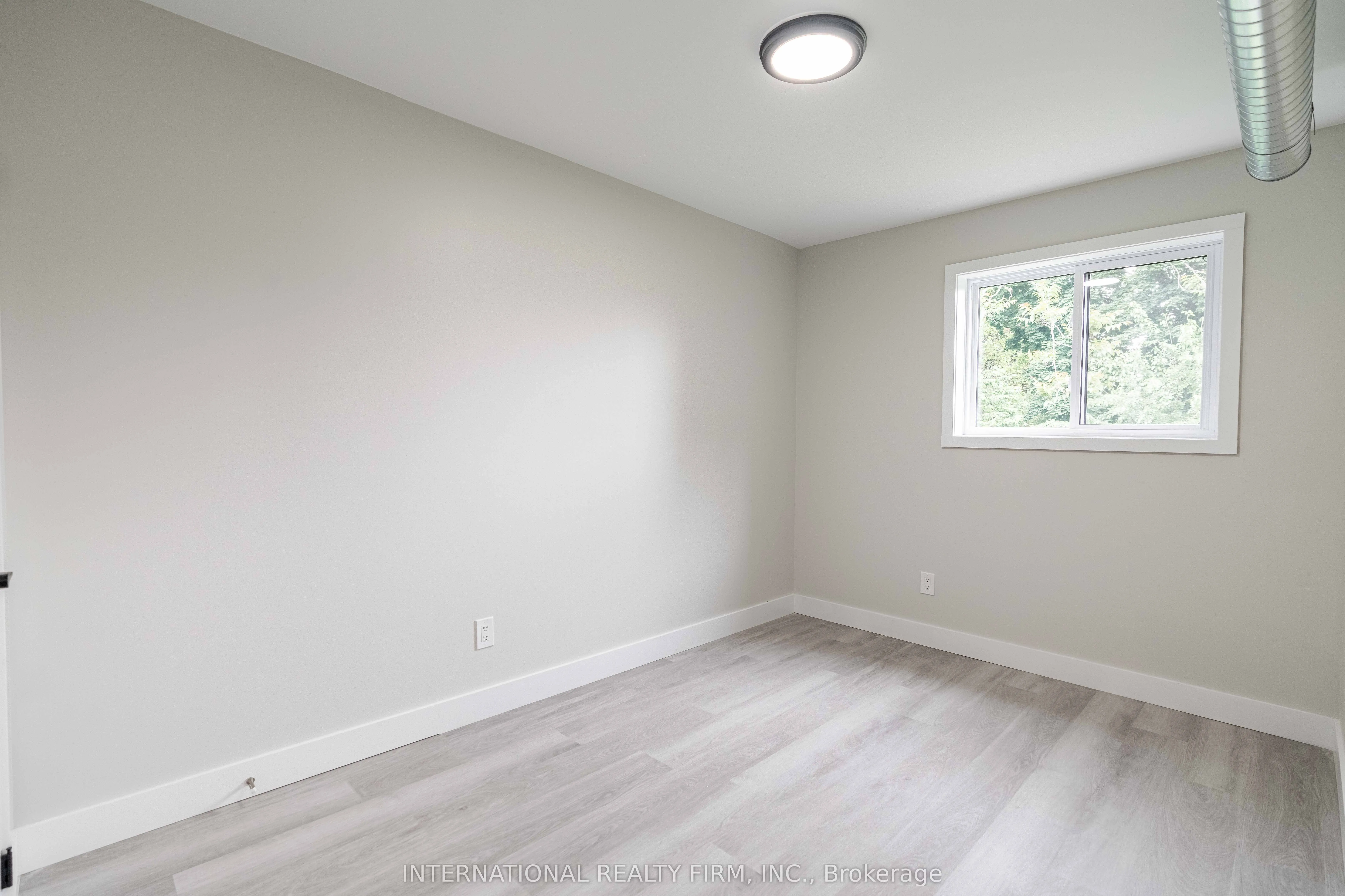 81 King Edward Avenue