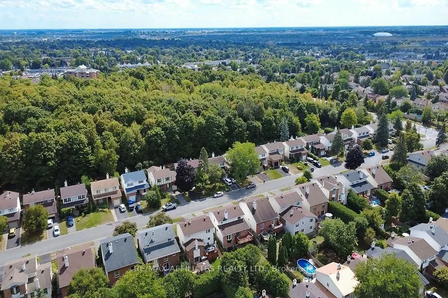 23 Tamblyn Crescent