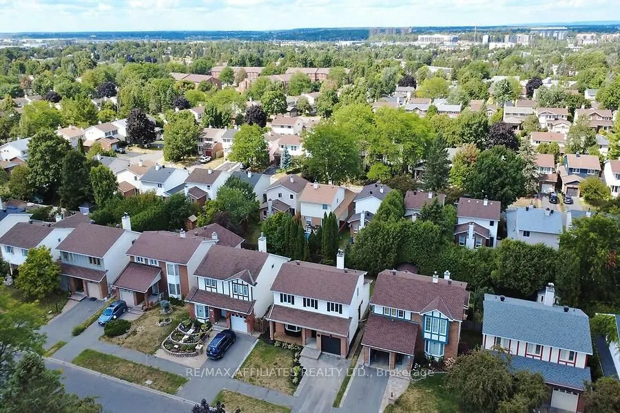 23 Tamblyn Crescent
