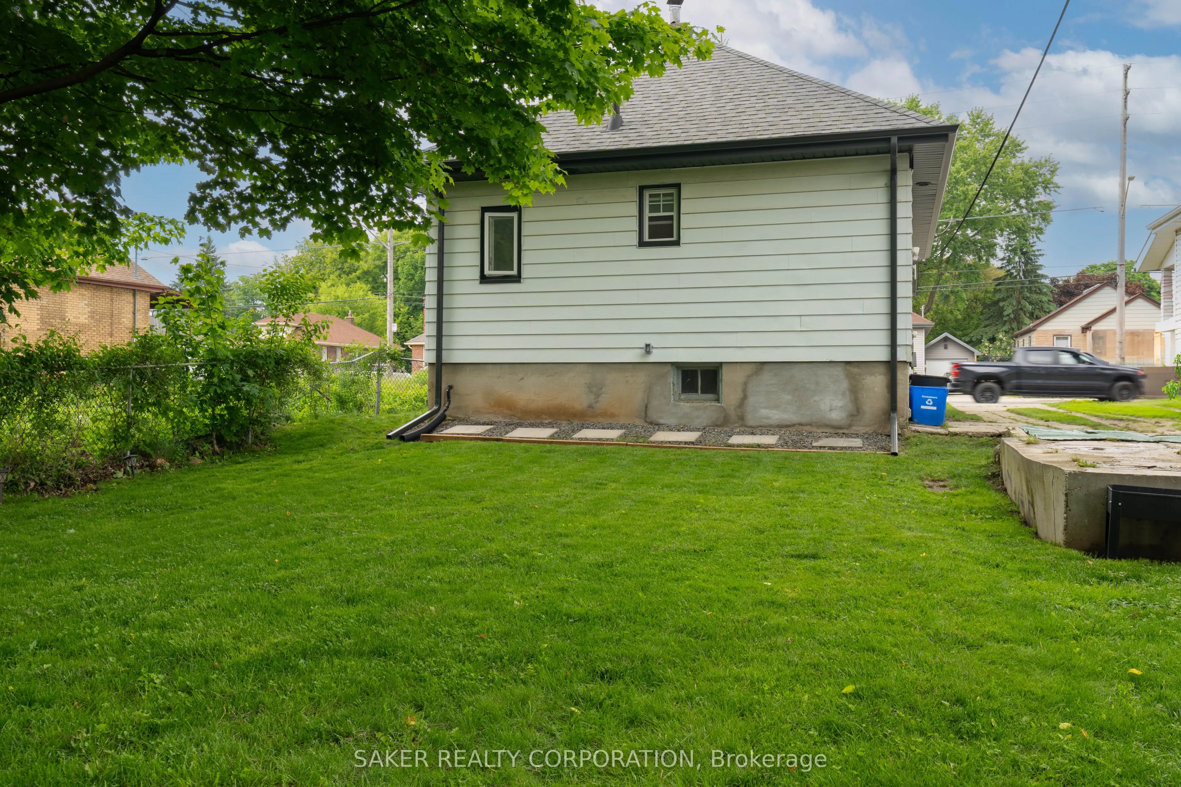 95 Adelaide Street S