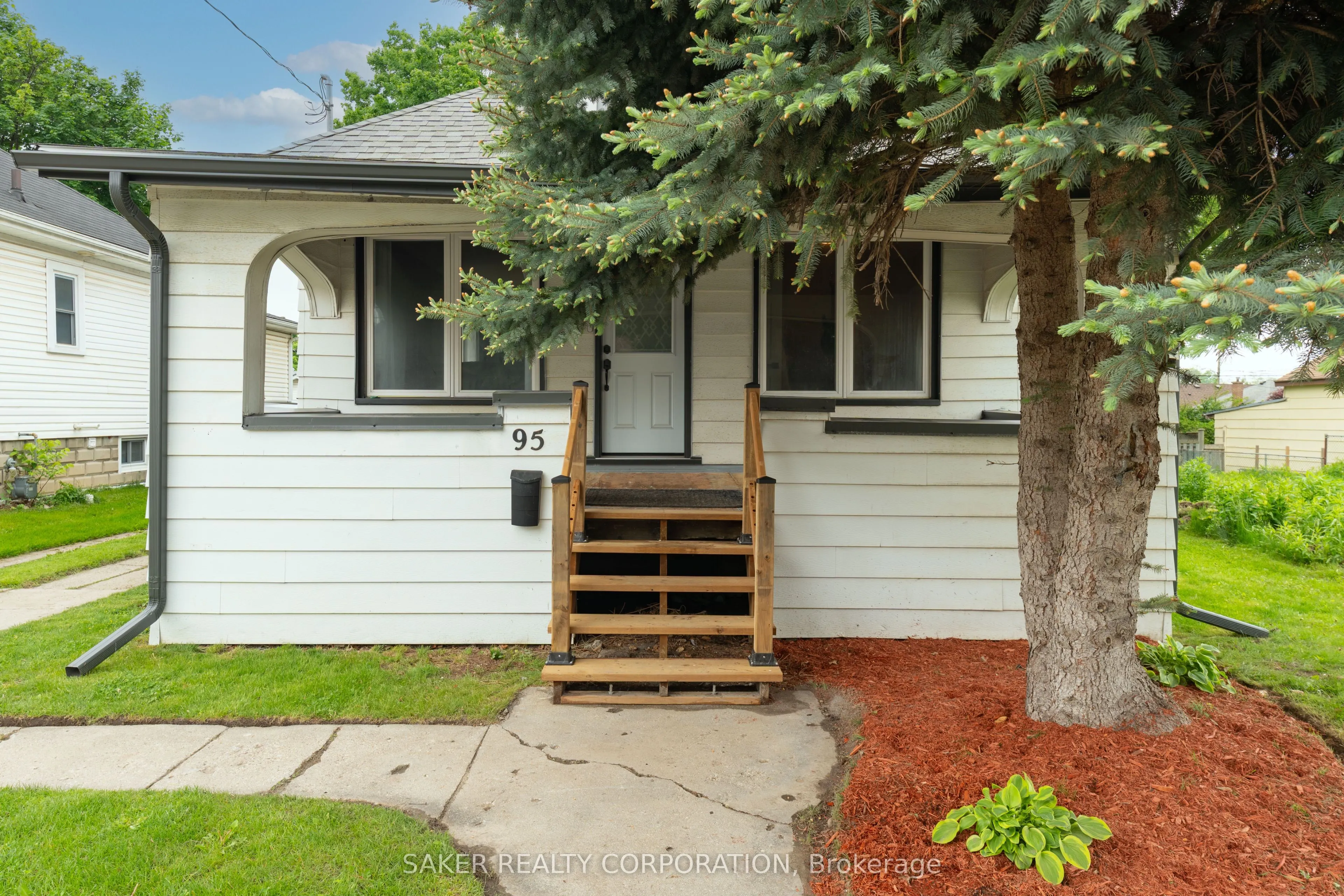 95 Adelaide Street S